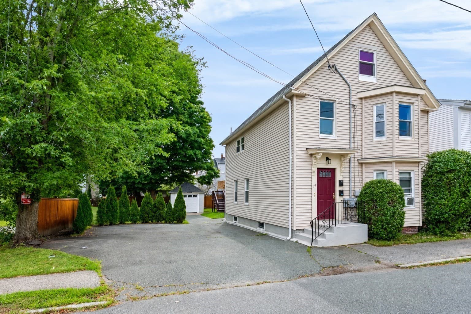 Condominium at 19 Charnock St # 2, Beverly MA 01915, Beverly, photo 2 of 42