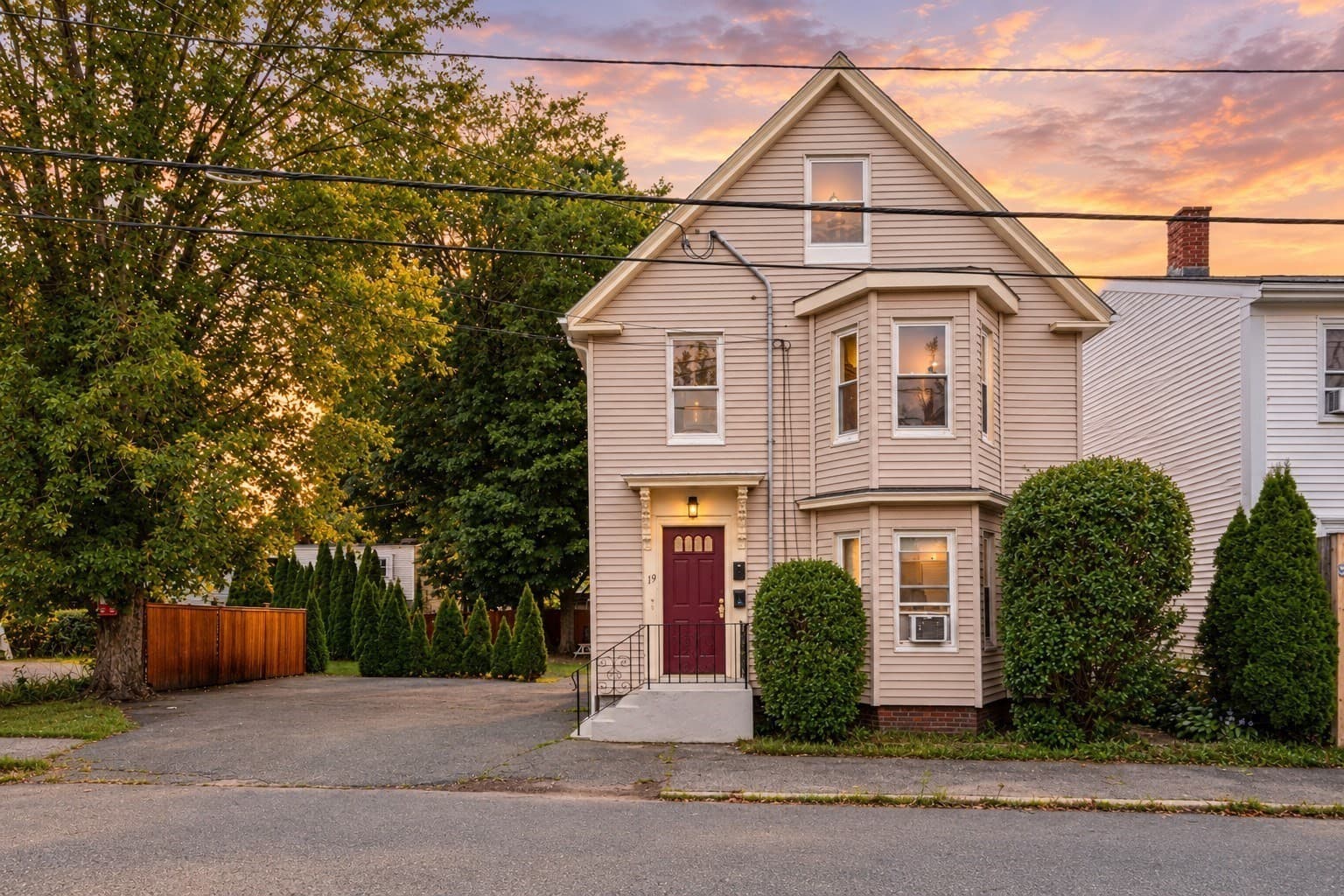19 Charnock St # 2, Beverly MA 01915