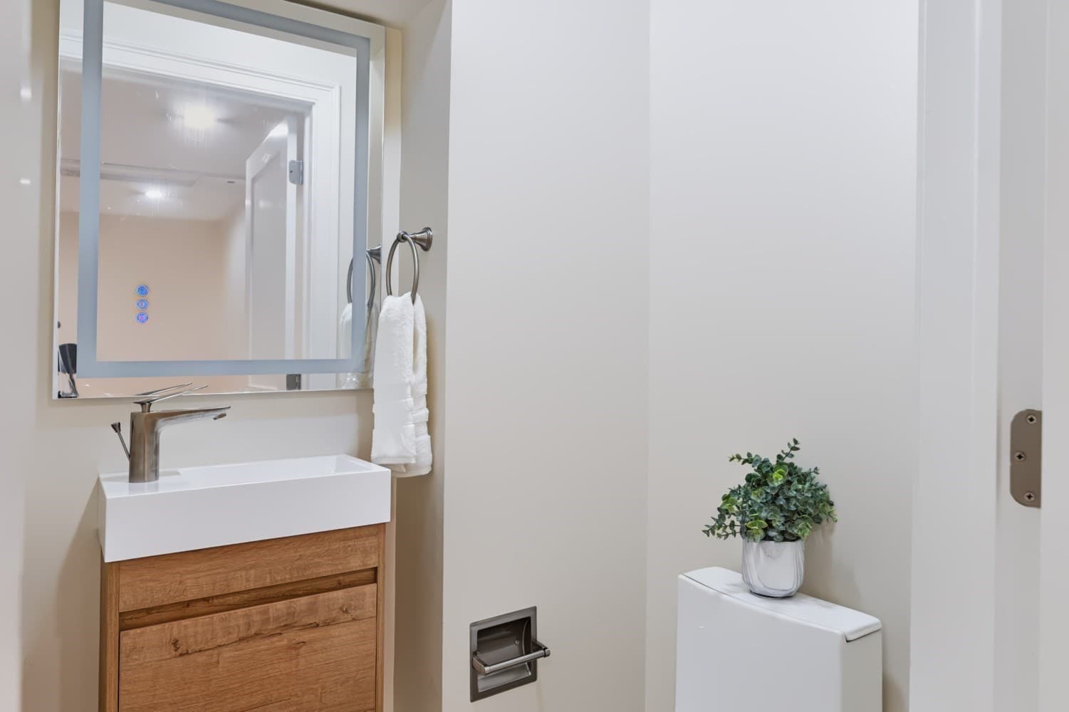 Condominium at 19 Charnock St # 2, Beverly MA 01915, Beverly, photo 18 of 42