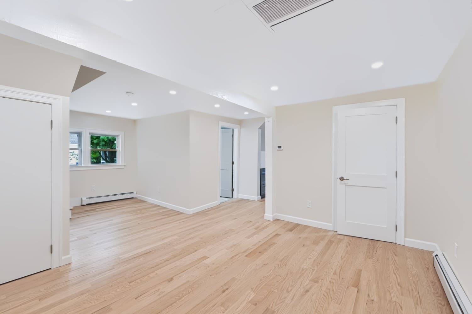 Condominium at 19 Charnock St # 2, Beverly MA 01915, Beverly, photo 19 of 42