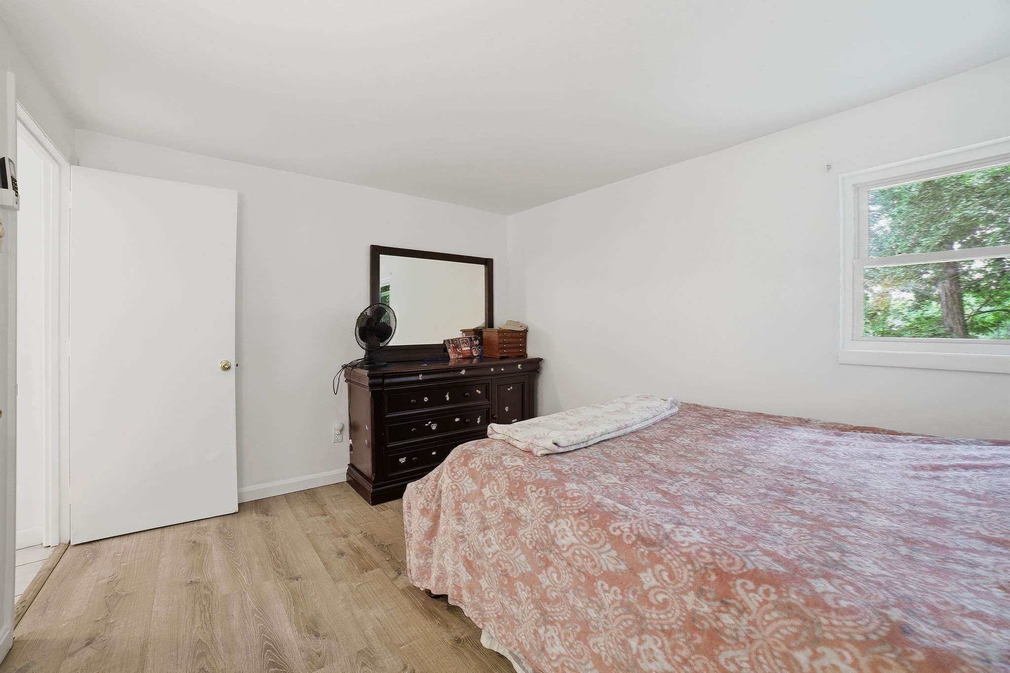 Single Family Residence at 48 Sorrento St, Worcester MA 01602, Worcester, photo 17 of 26