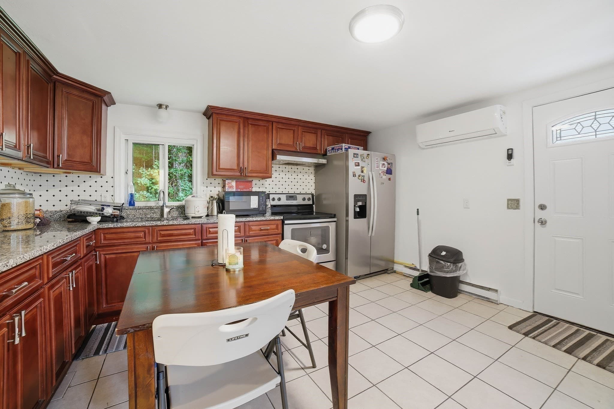 Single Family Residence at 48 Sorrento St, Worcester MA 01602, Worcester, photo 12 of 26