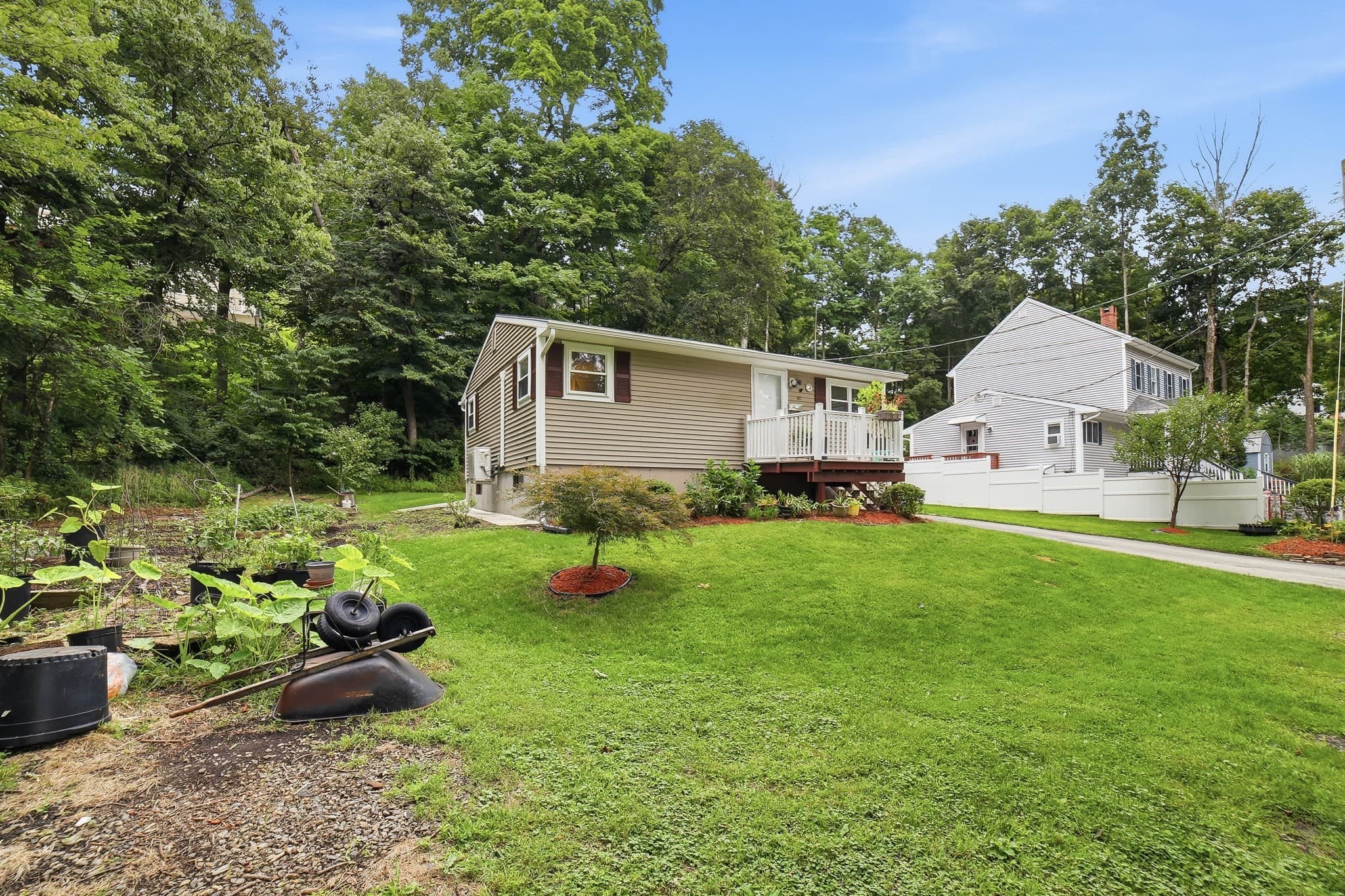 Single Family Residence at 48 Sorrento St, Worcester MA 01602, Worcester, photo 26 of 26