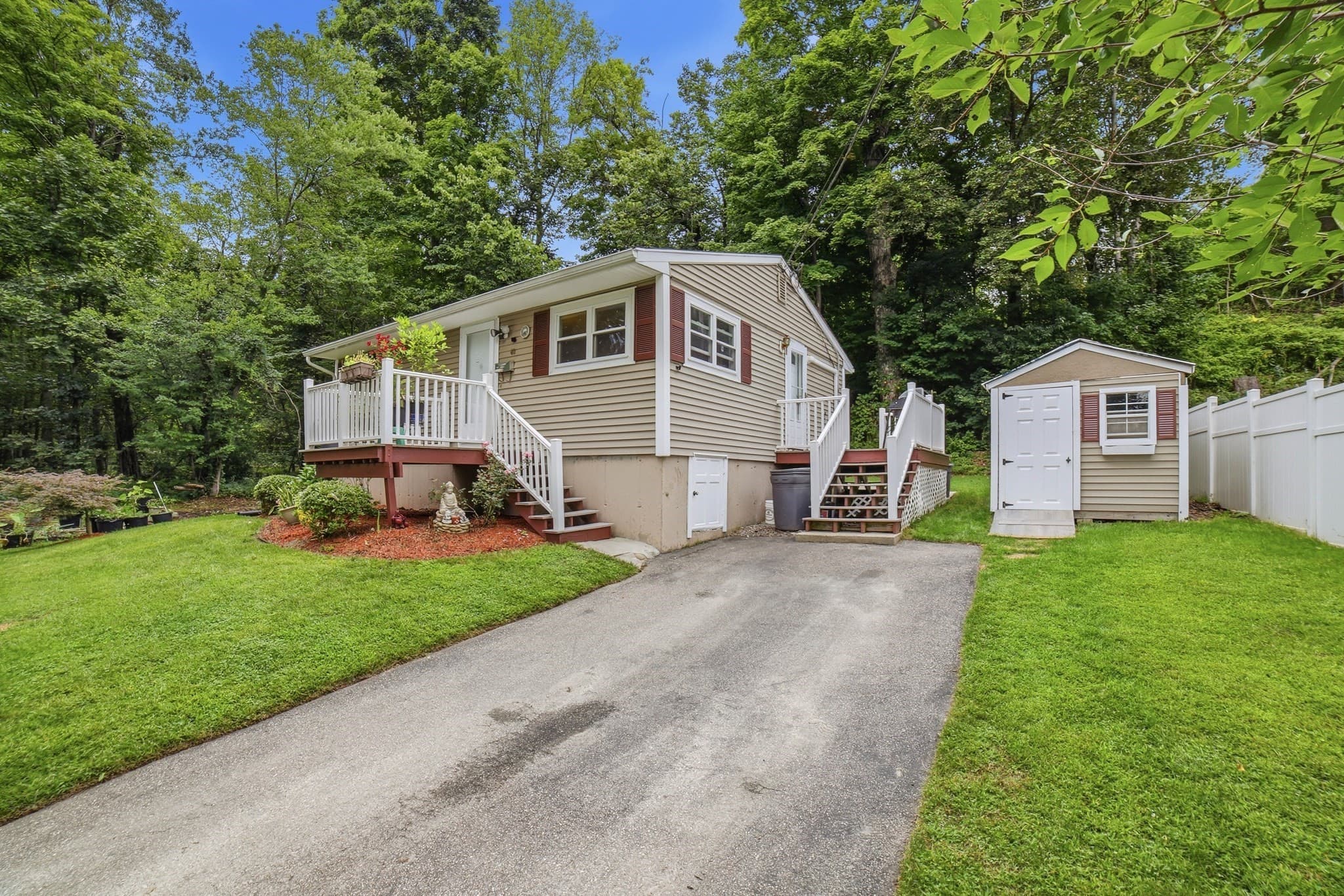 48 Sorrento St, Worcester MA 01602
