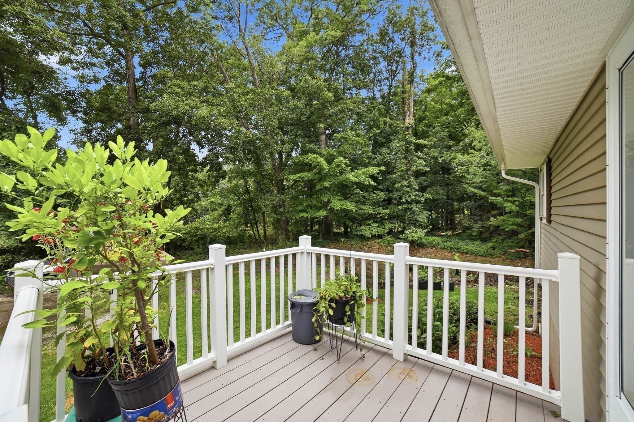 Single Family Residence at 48 Sorrento St, Worcester MA 01602, Worcester, photo 5 of 26