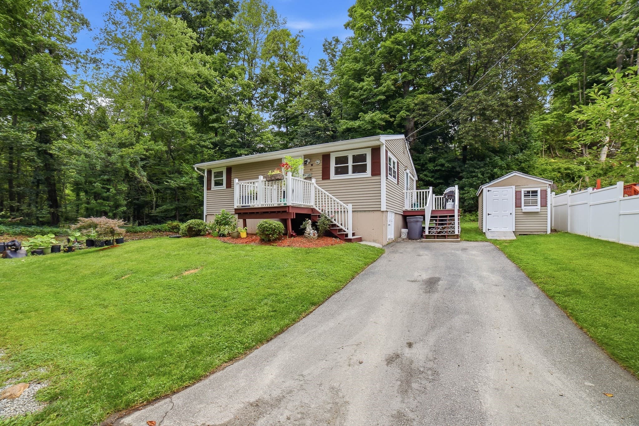 Single Family Residence at 48 Sorrento St, Worcester MA 01602, Worcester, photo 24 of 26