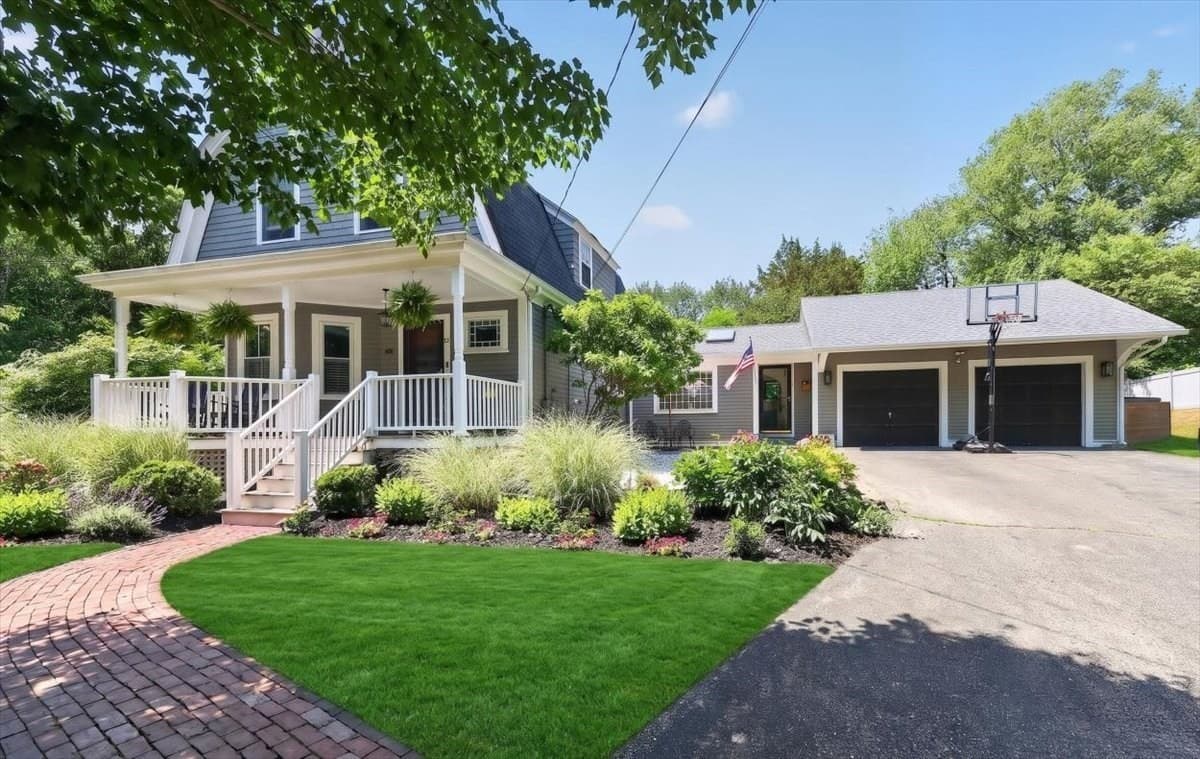 Single Family Residence at 81 Hobart St, Hingham MA 02043, Hingham, photo 2 of 34