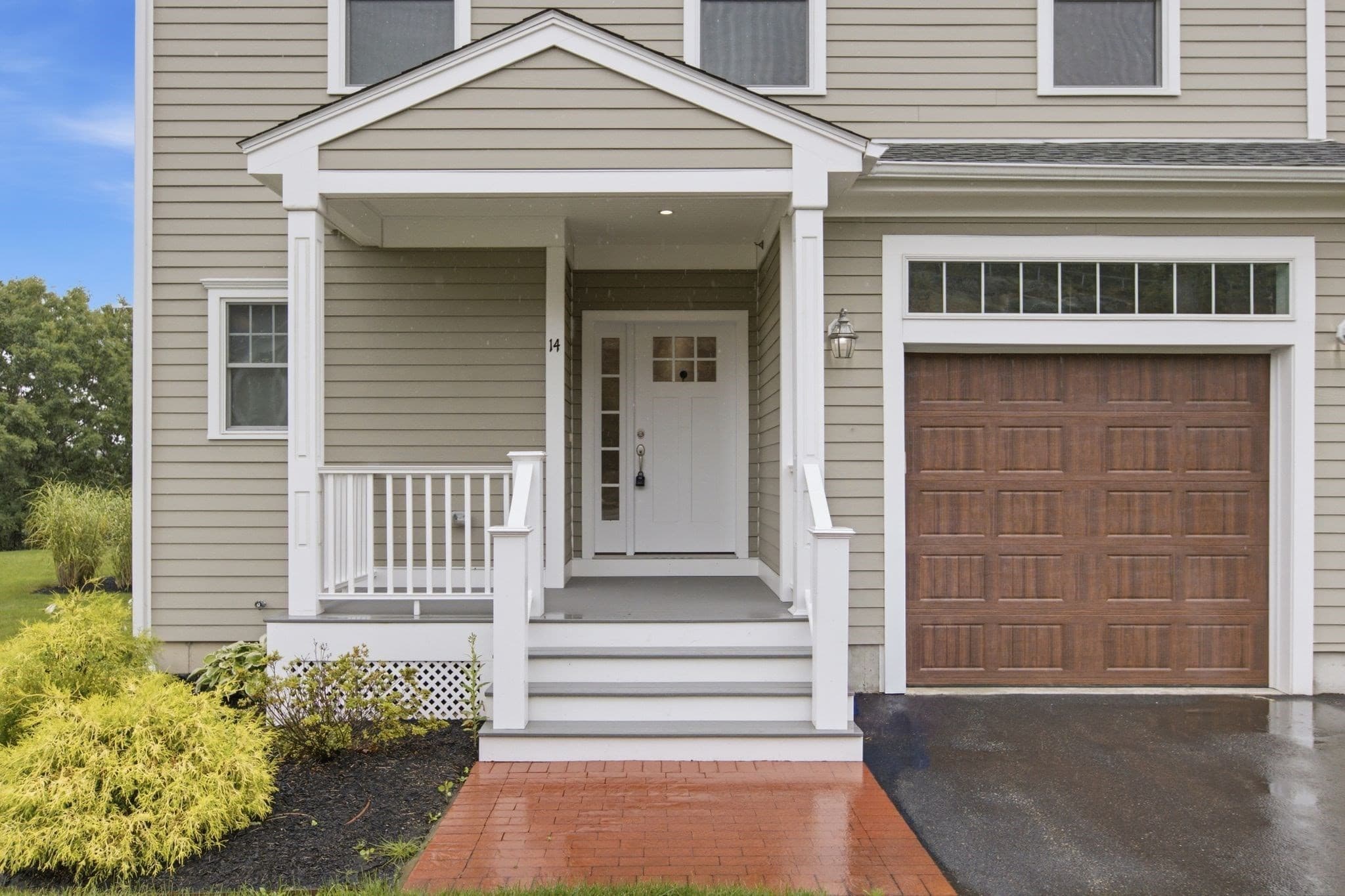 Condominium at 14 Blueberry Hill Ln # 14, Melrose MA 02176, Melrose, photo 2 of 36