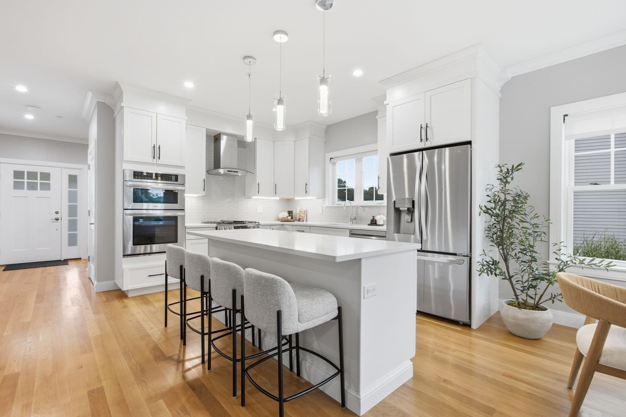 Condominium at 14 Blueberry Hill Ln # 14, Melrose MA 02176, Melrose, photo 6 of 36