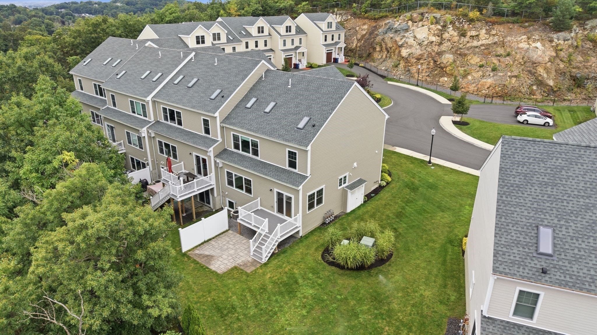 Condominium at 14 Blueberry Hill Ln # 14, Melrose MA 02176, Melrose, photo 34 of 36