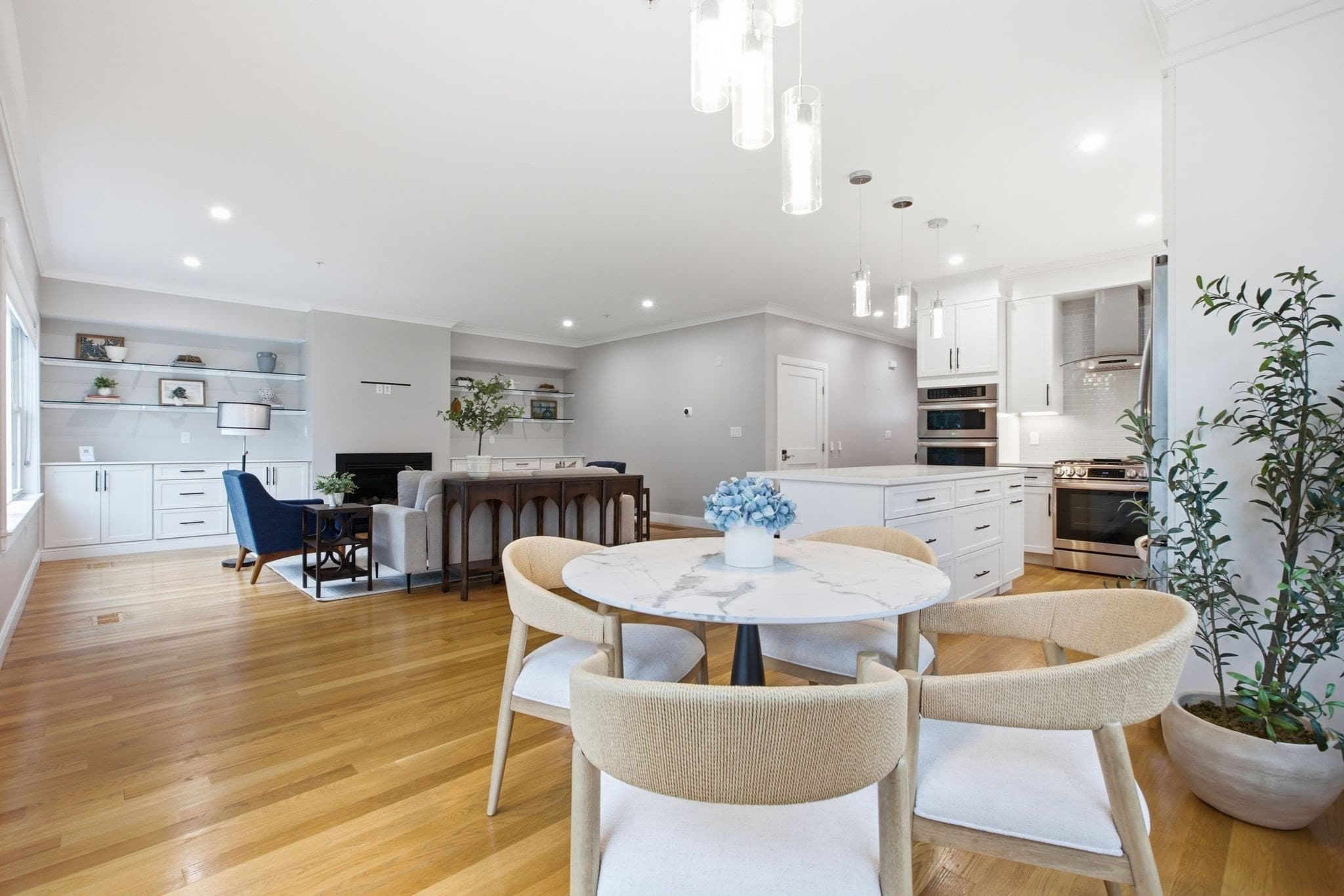 Condominium at 14 Blueberry Hill Ln # 14, Melrose MA 02176, Melrose, photo 11 of 36
