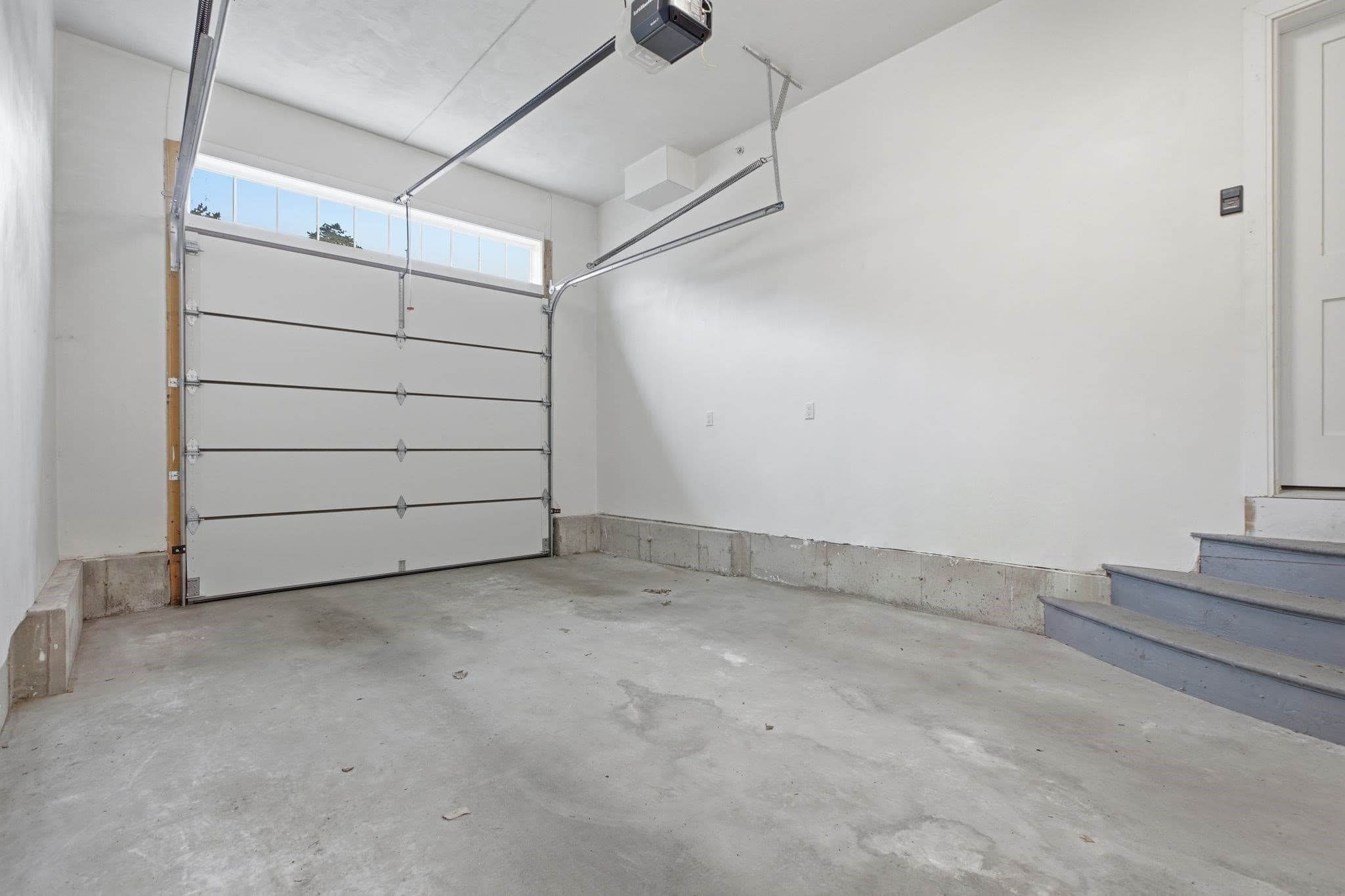 Condominium at 14 Blueberry Hill Ln # 14, Melrose MA 02176, Melrose, photo 29 of 36