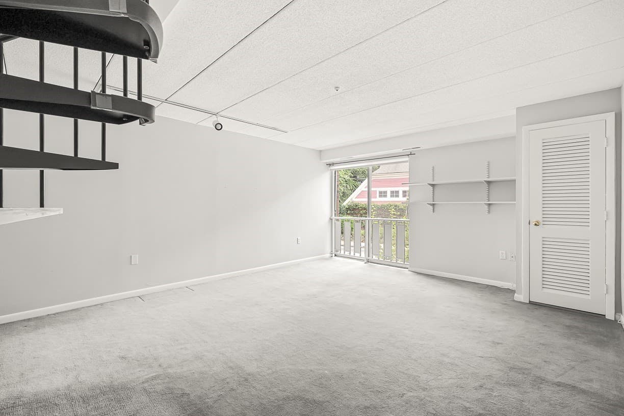 Condominium at 17 Healey St # 201, Cambridge MA 02138, Cambridge, photo 2 of 24