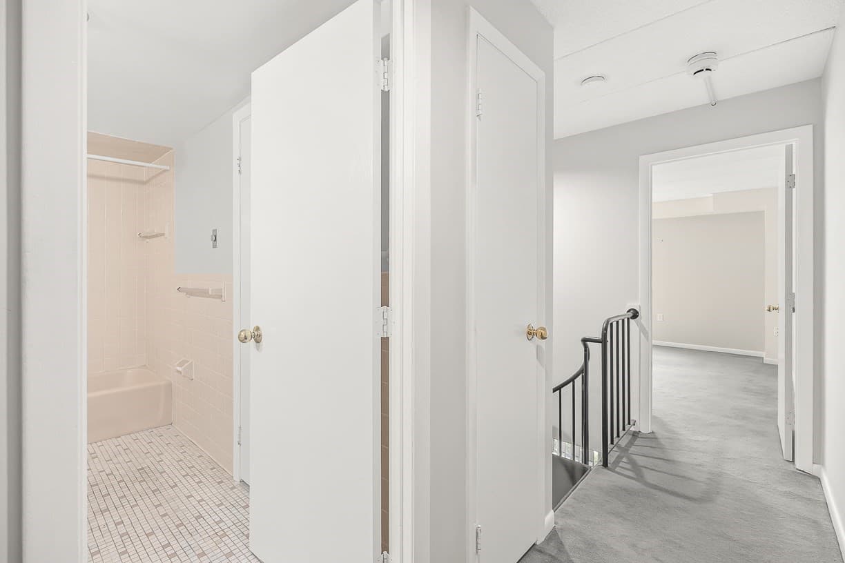 Condominium at 17 Healey St # 201, Cambridge MA 02138, Cambridge, photo 17 of 24