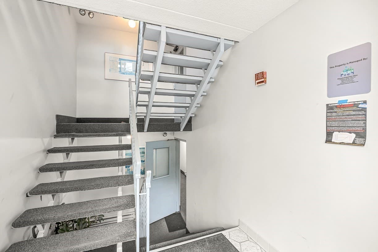 Condominium at 17 Healey St # 201, Cambridge MA 02138, Cambridge, photo 19 of 24