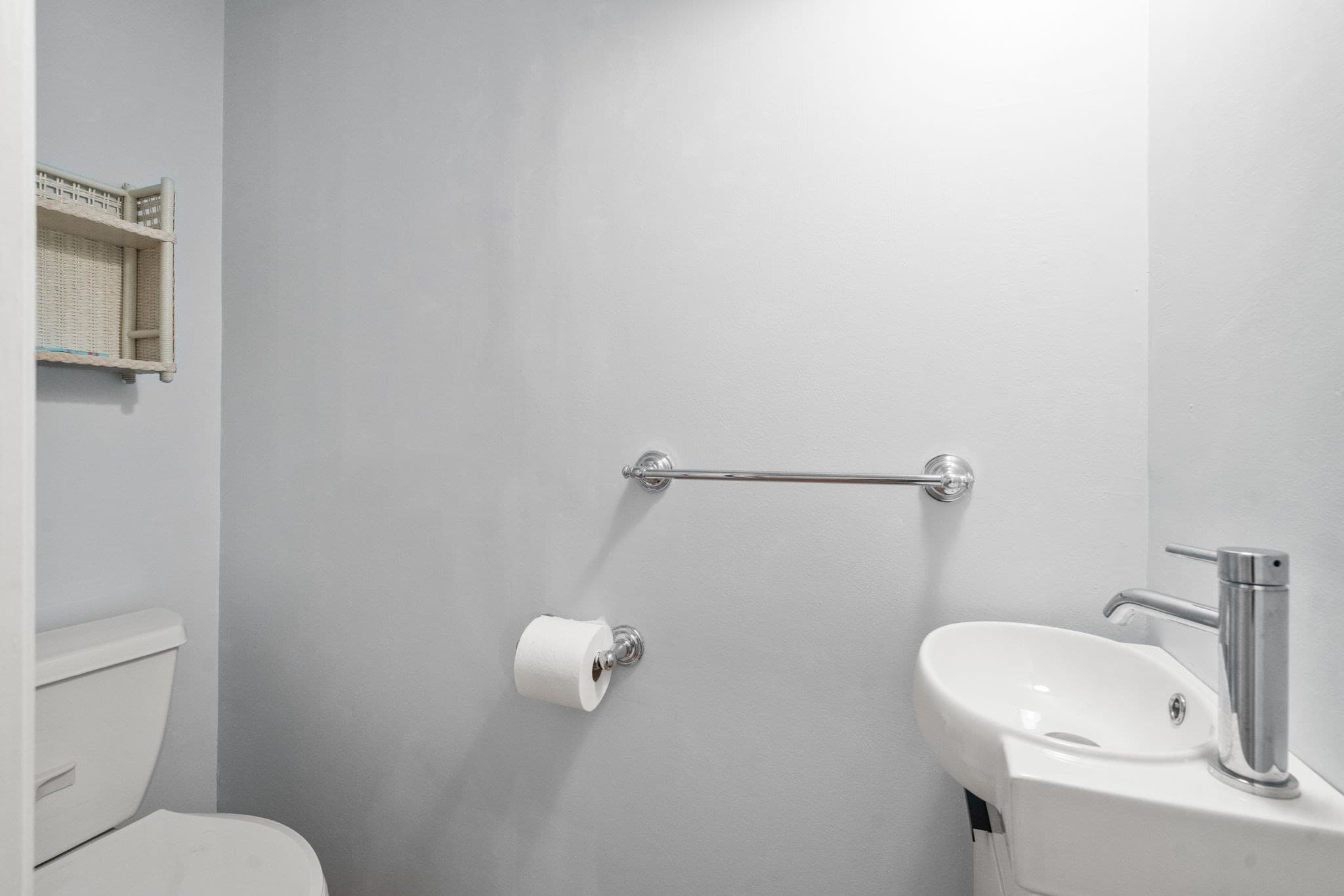 Condominium at 60 Lake St, Winchester MA 01890, Winchester, photo 11 of 20