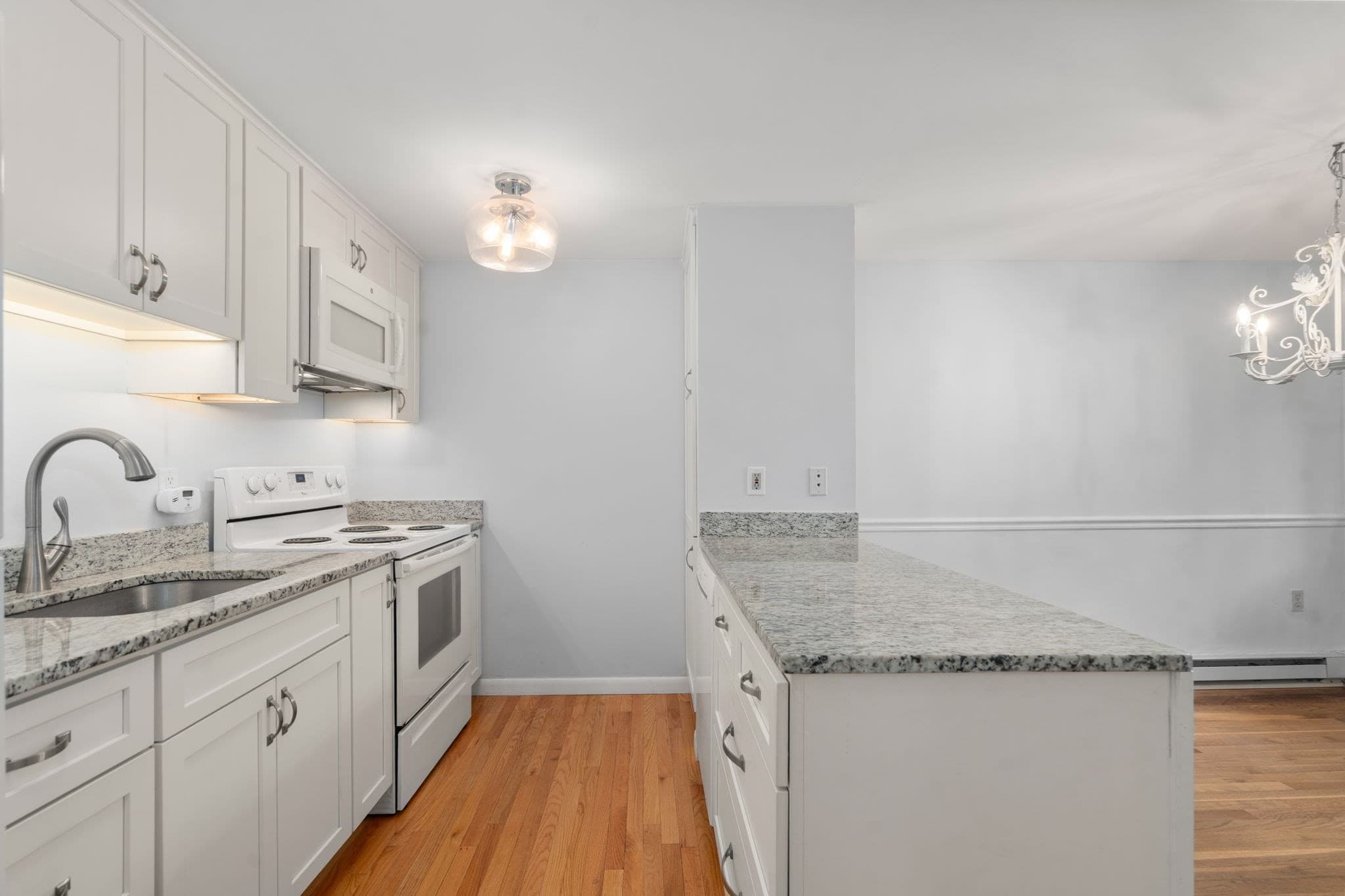Condominium at 60 Lake St, Winchester MA 01890, Winchester, photo 4 of 20