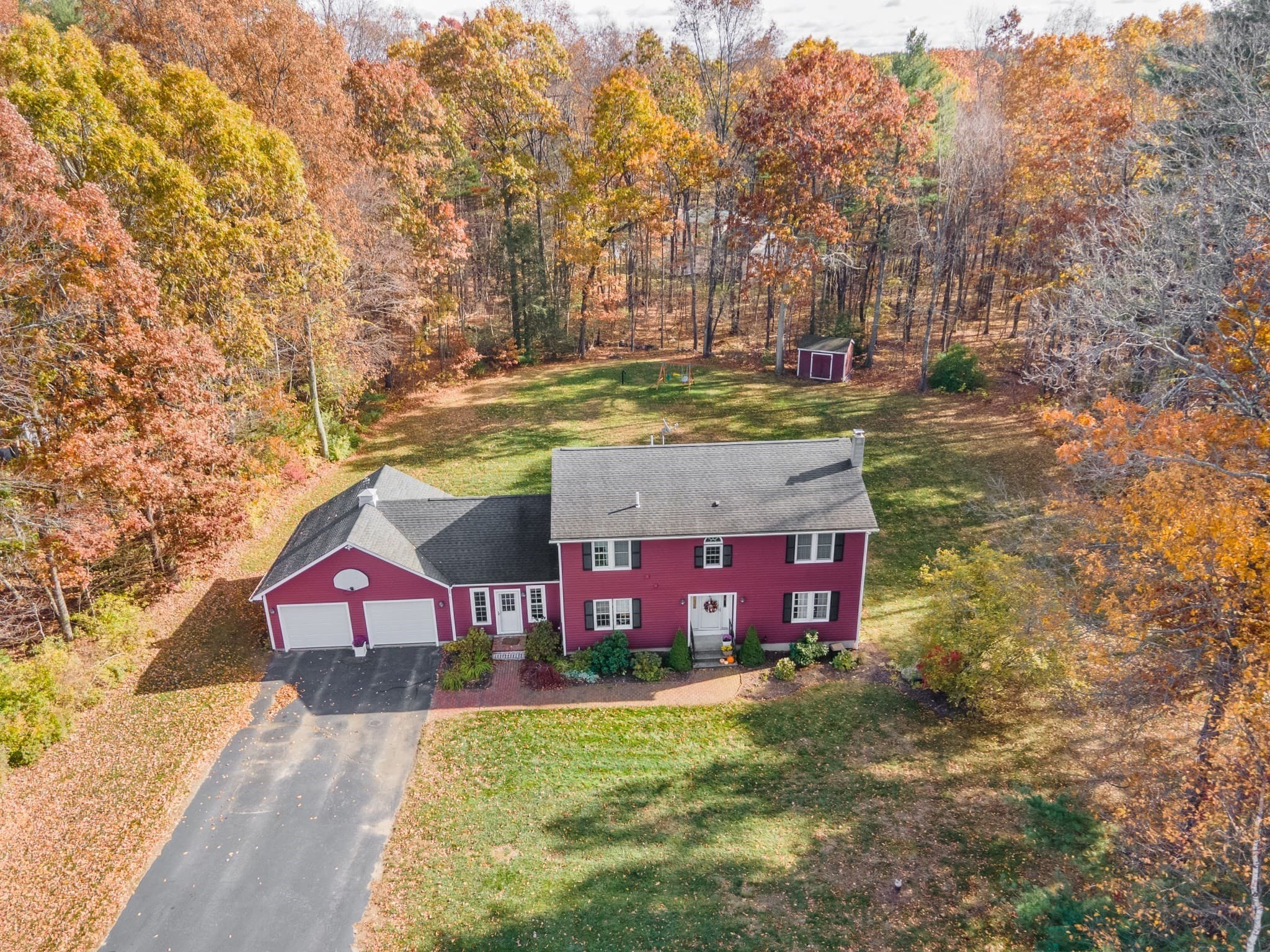 2 Sawmill Cir, Charlton MA 01507