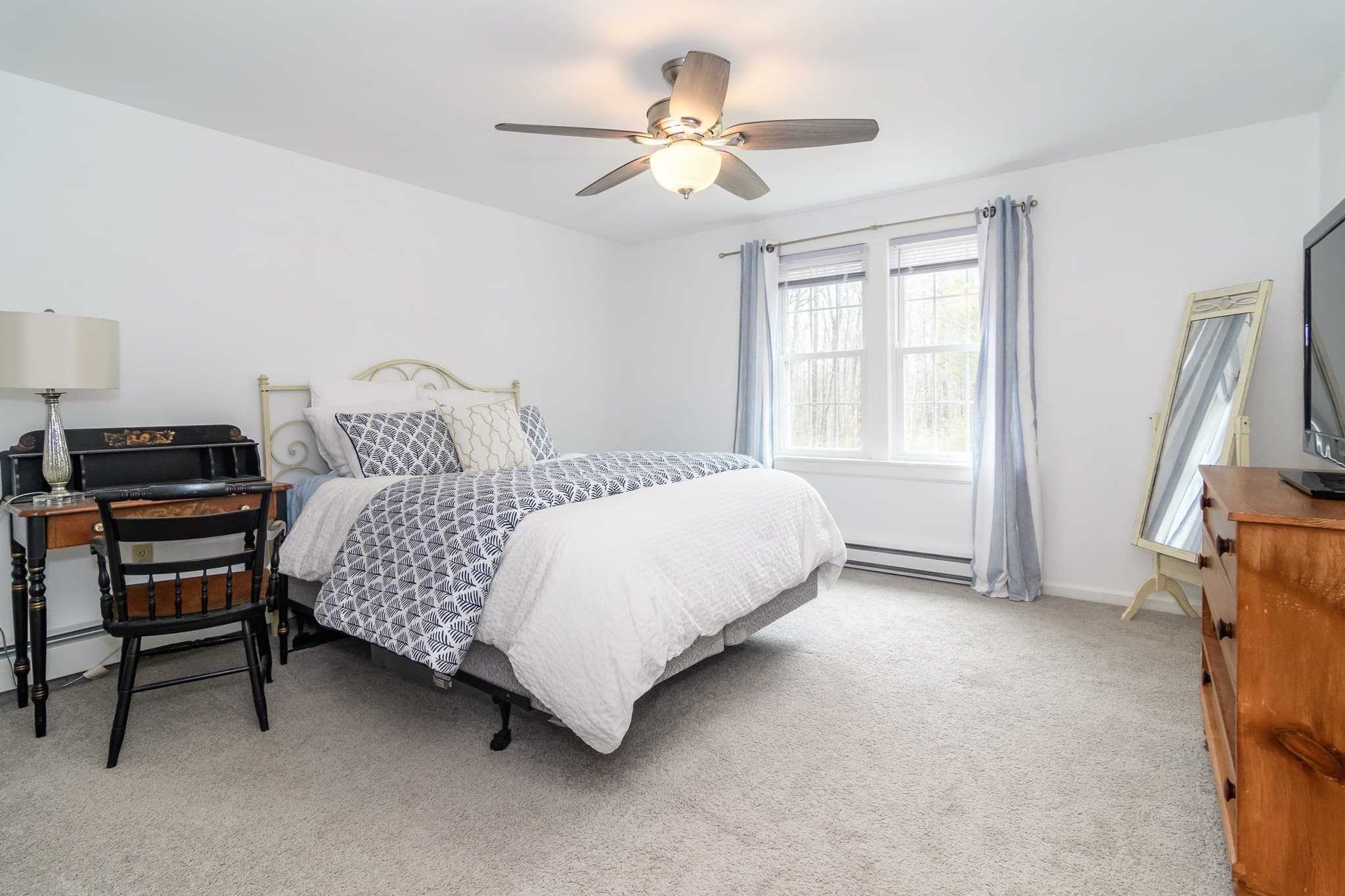 Single Family Residence at 2 Sawmill Cir, Charlton MA 01507, Charlton, photo 18 of 38