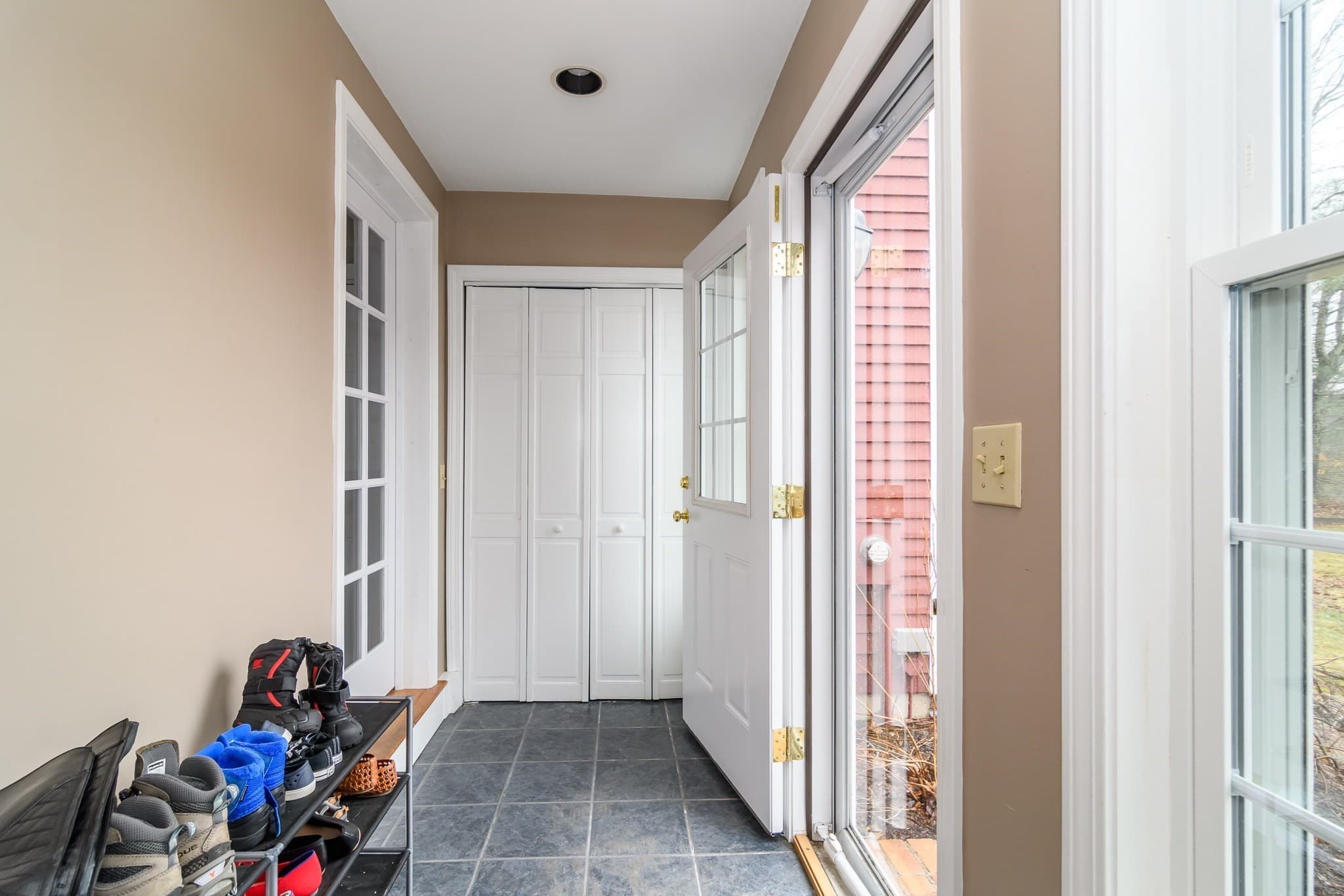 Single Family Residence at 2 Sawmill Cir, Charlton MA 01507, Charlton, photo 25 of 38