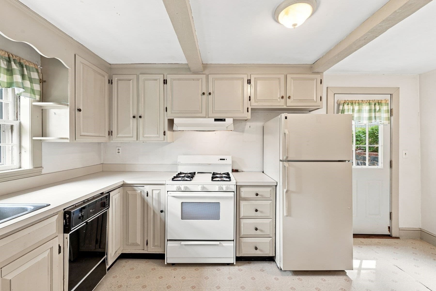 Single Family Residence at 4 Littles Point Lane, Swampscott MA 01907, Swampscott, photo 12 of 36