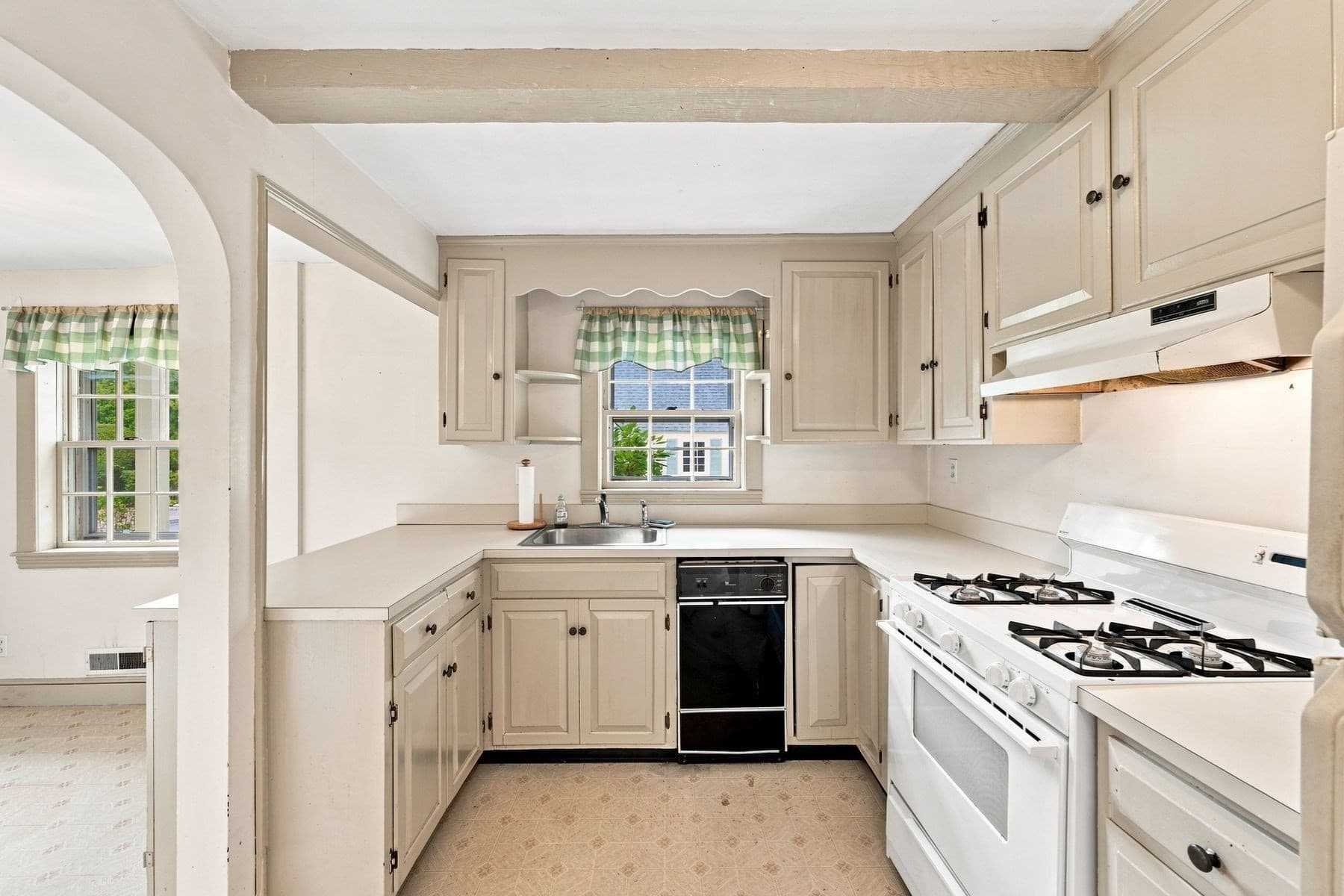Single Family Residence at 4 Littles Point Lane, Swampscott MA 01907, Swampscott, photo 10 of 36