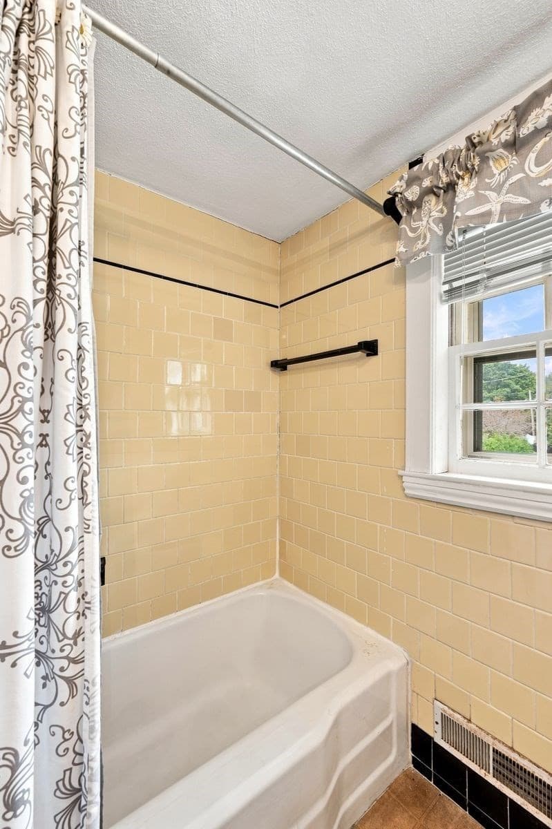 Single Family Residence at 4 Littles Point Lane, Swampscott MA 01907, Swampscott, photo 19 of 36