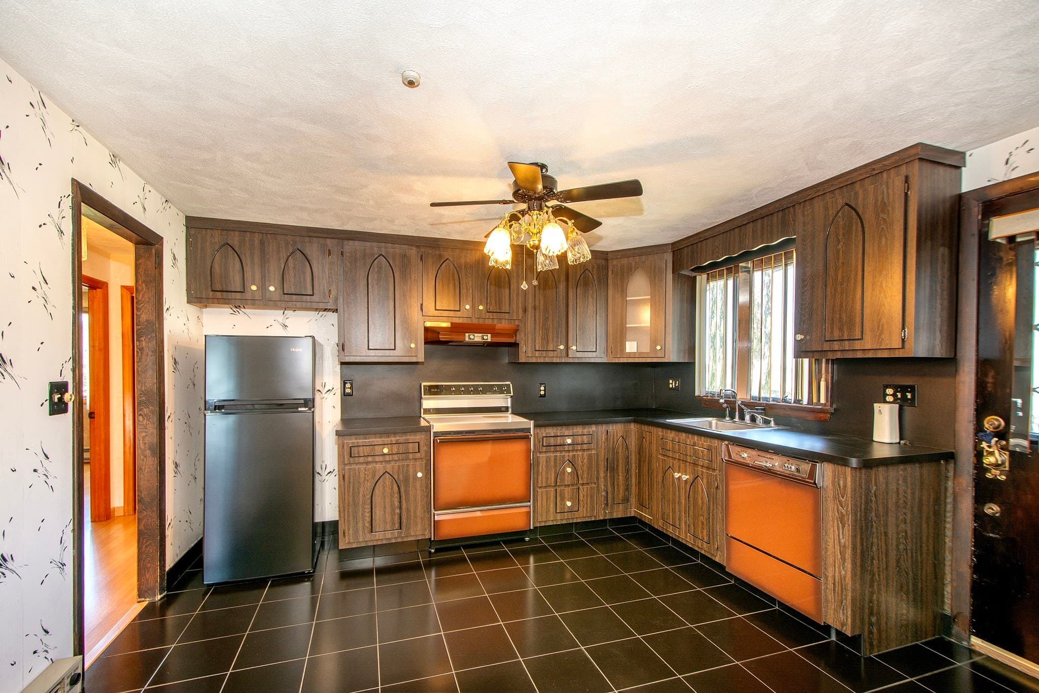 2 Family - 2 Units Side by Side at 531 Quincy Shore Drive, Quincy MA 02171, Quincy, photo 14 of 42