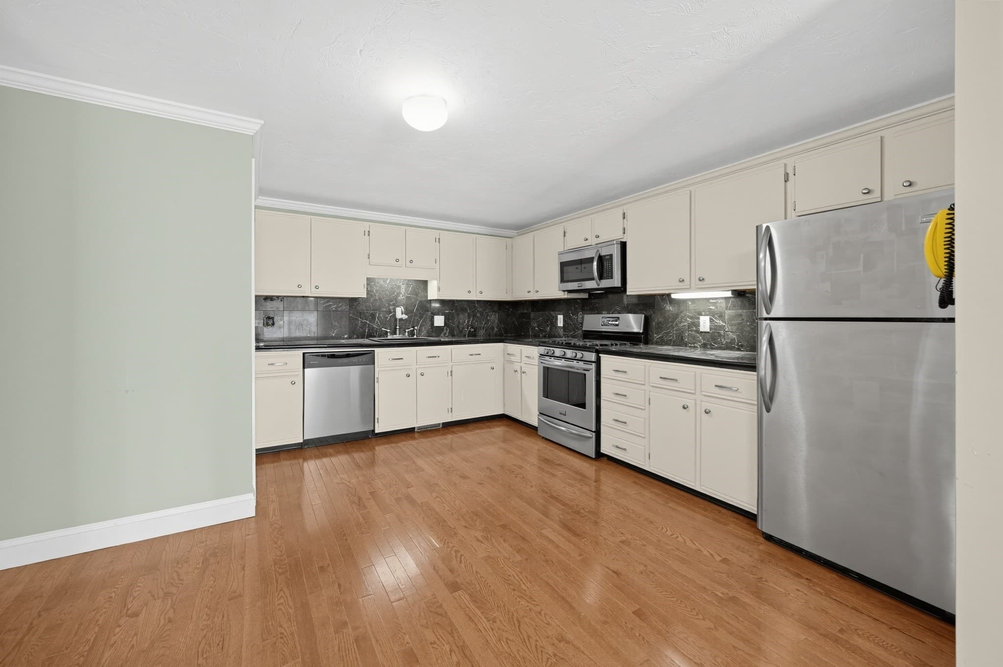 Condominium at 144 Hart St # 2, Taunton MA 02780, Taunton, photo 2 of 23