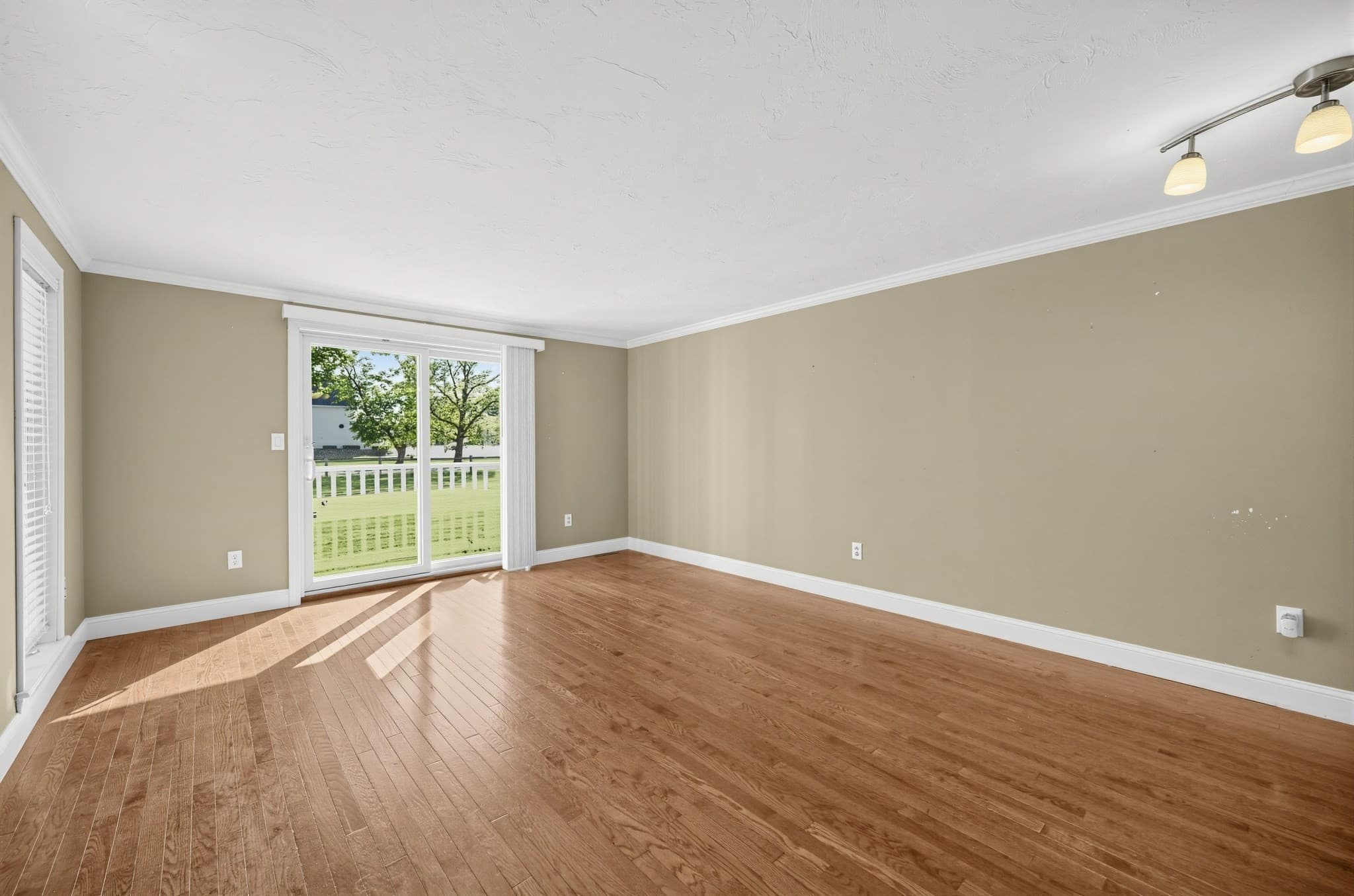 Condominium at 144 Hart St # 2, Taunton MA 02780, Taunton, photo 6 of 23