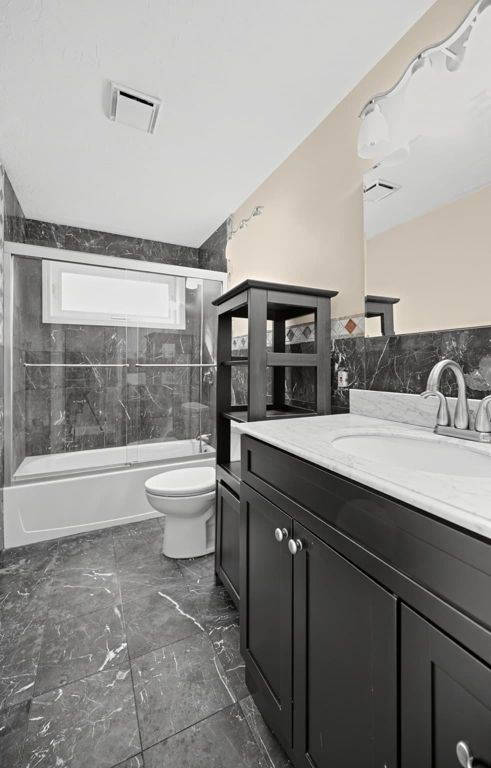 Condominium at 144 Hart St # 2, Taunton MA 02780, Taunton, photo 13 of 23