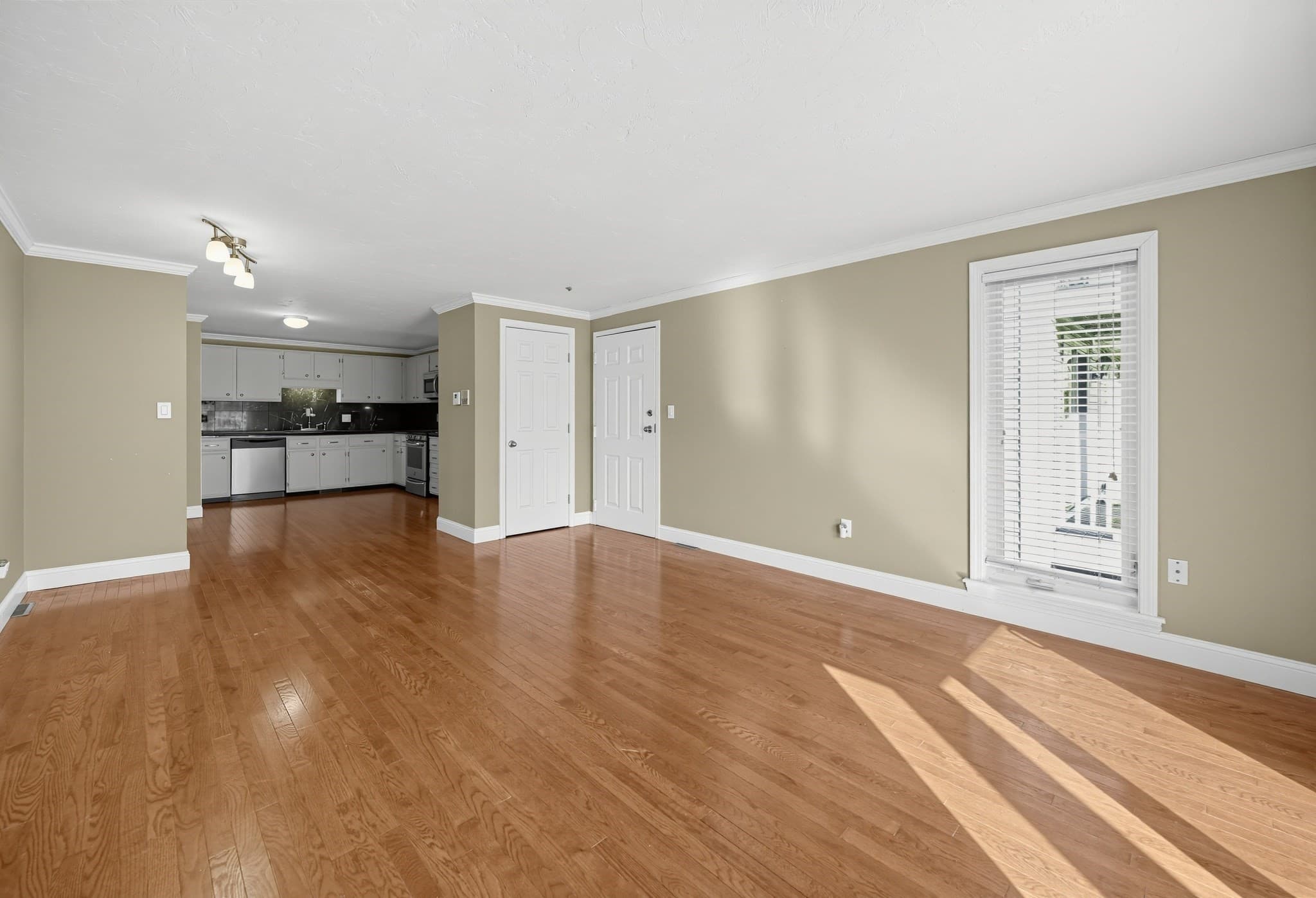 Condominium at 144 Hart St # 2, Taunton MA 02780, Taunton, photo 5 of 23