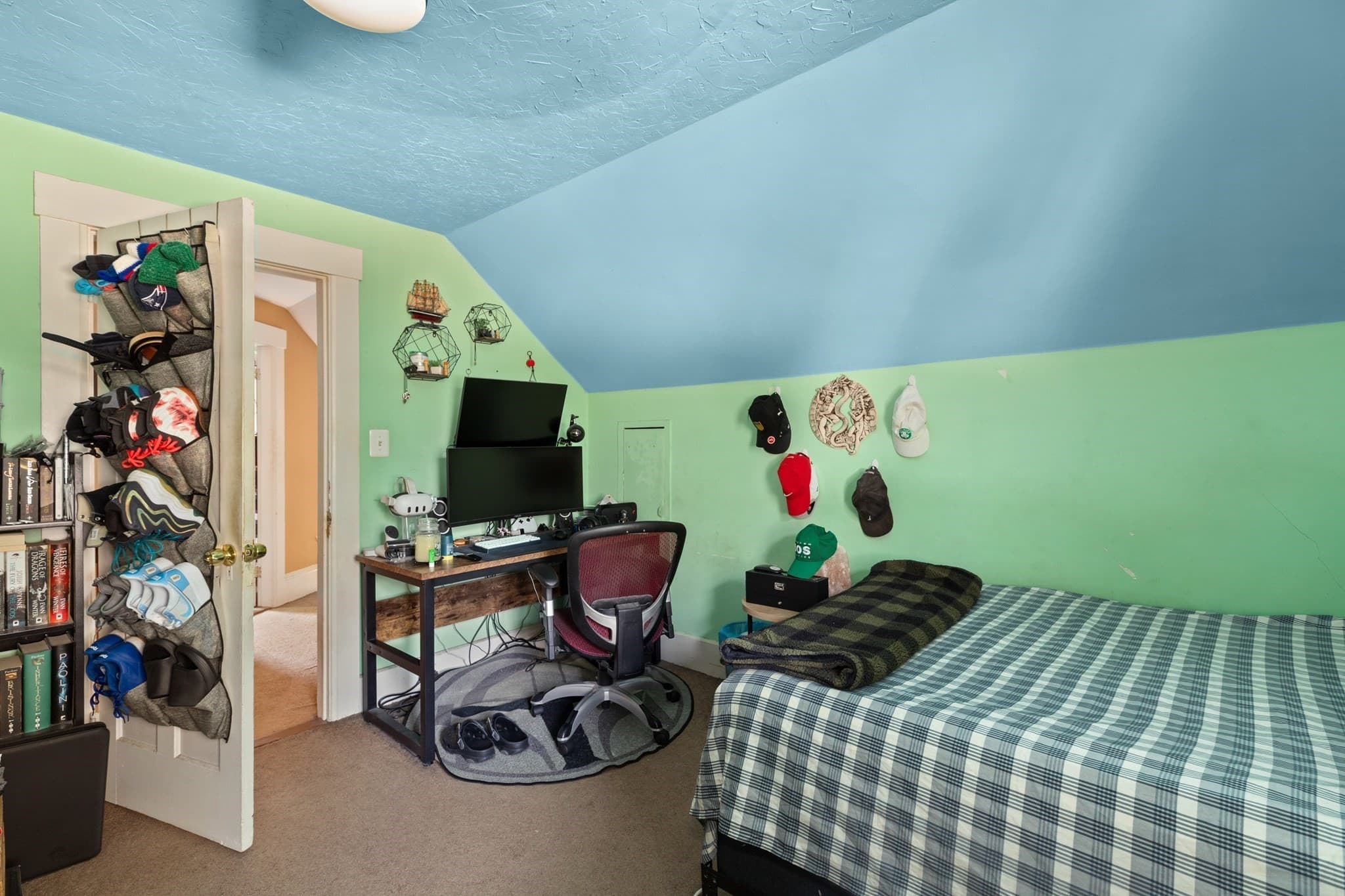 Single Family Residence at 167 Fifth St, Leominster MA 01453, photo 16 of 27