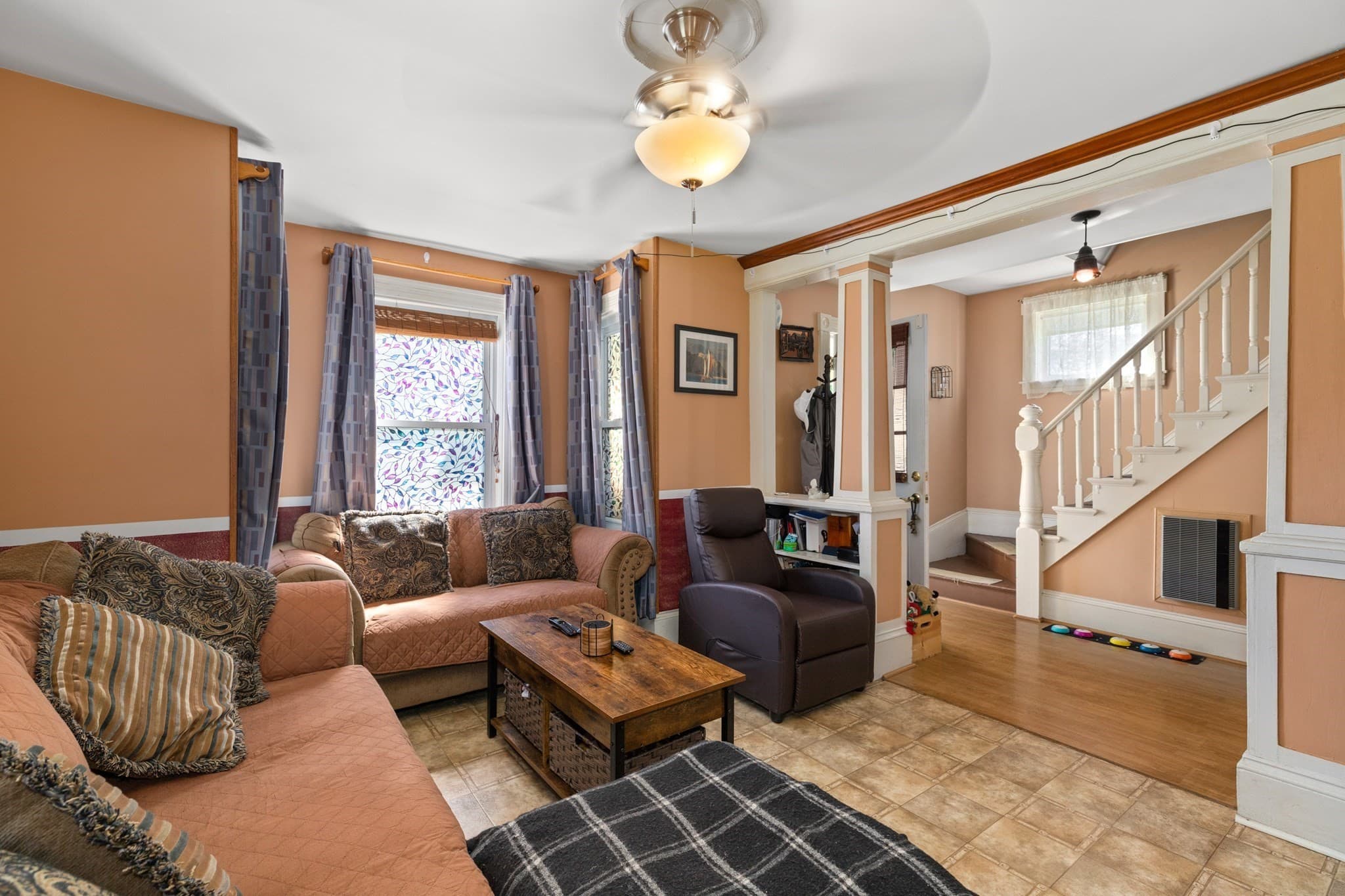 Single Family Residence at 167 Fifth St, Leominster MA 01453, photo 5 of 27