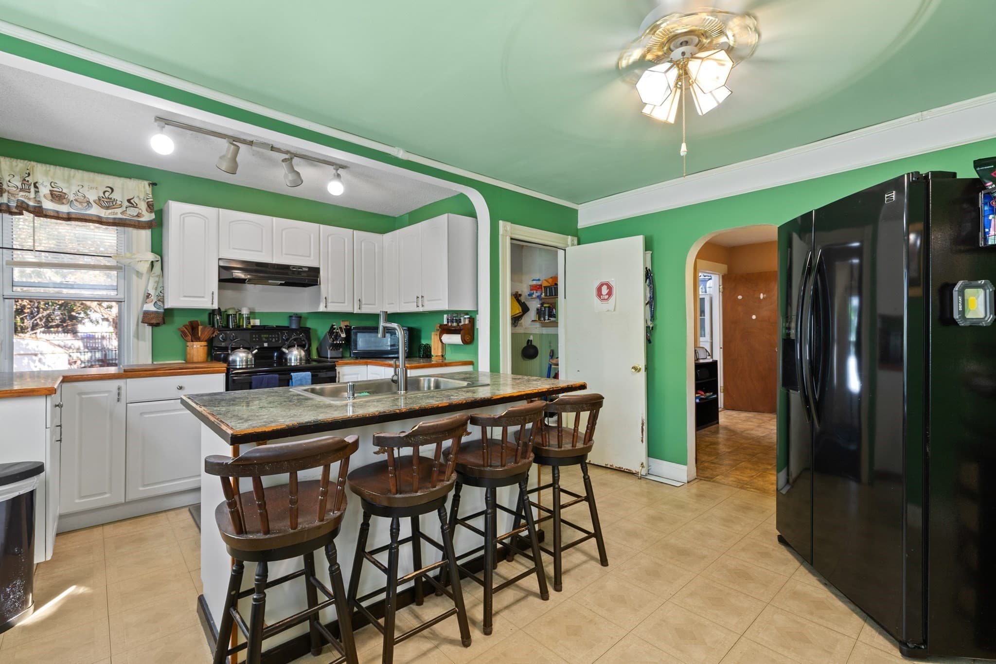 Single Family Residence at 167 Fifth St, Leominster MA 01453, photo 11 of 27