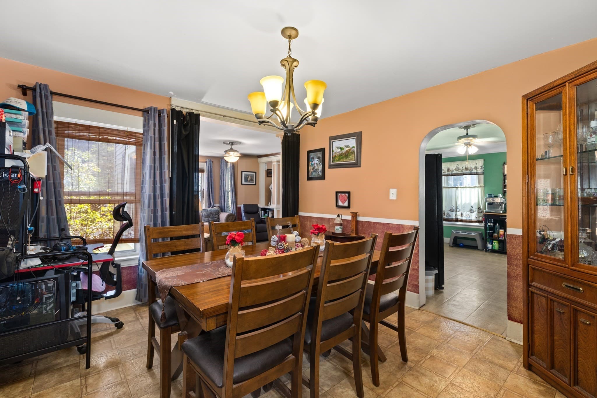 Single Family Residence at 167 Fifth St, Leominster MA 01453, photo 8 of 27