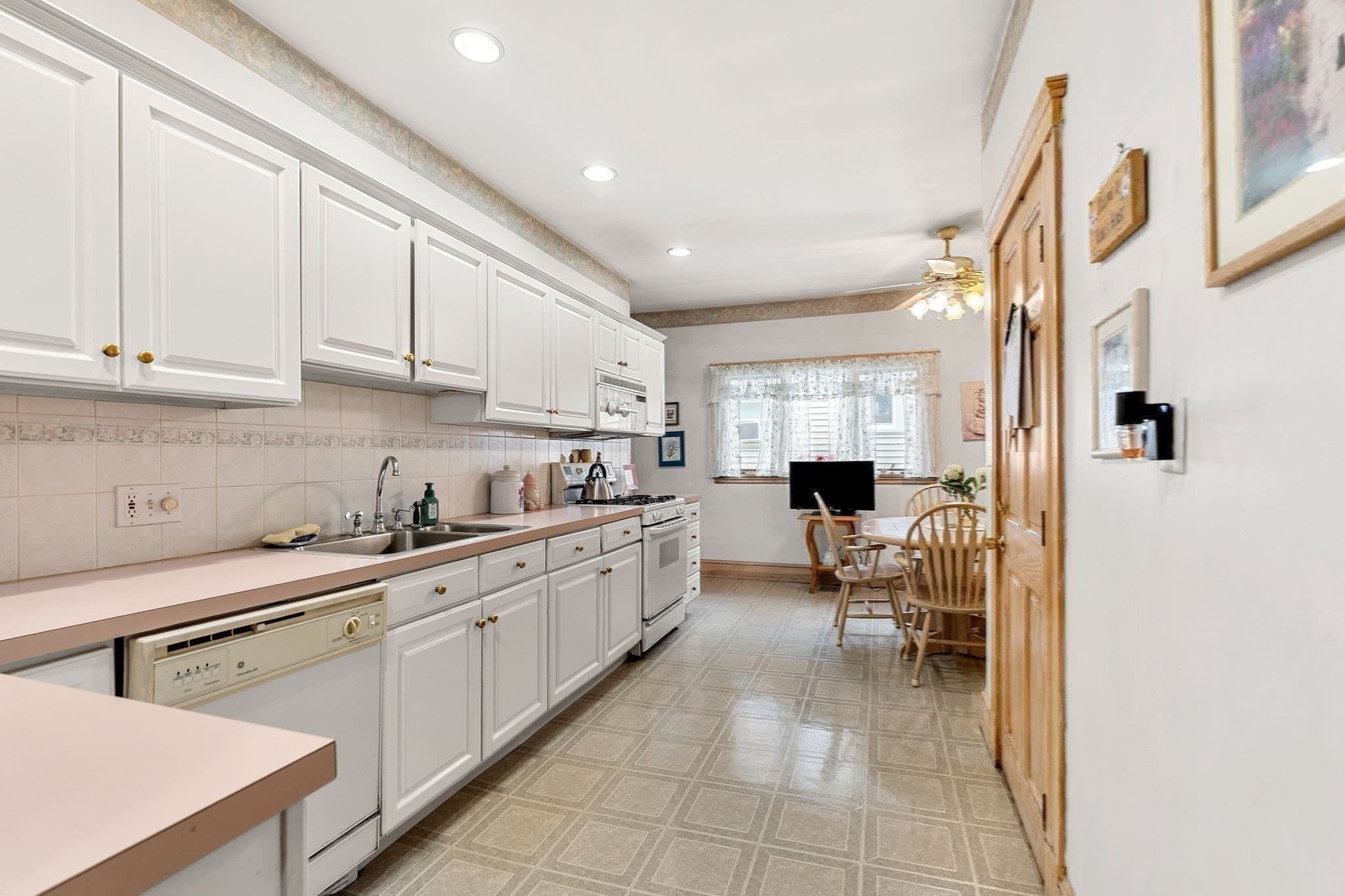 2 Family - 2 Units Up/Down at 20 Lovell Street, Somerville MA 02144, Somerville, photo 17 of 41