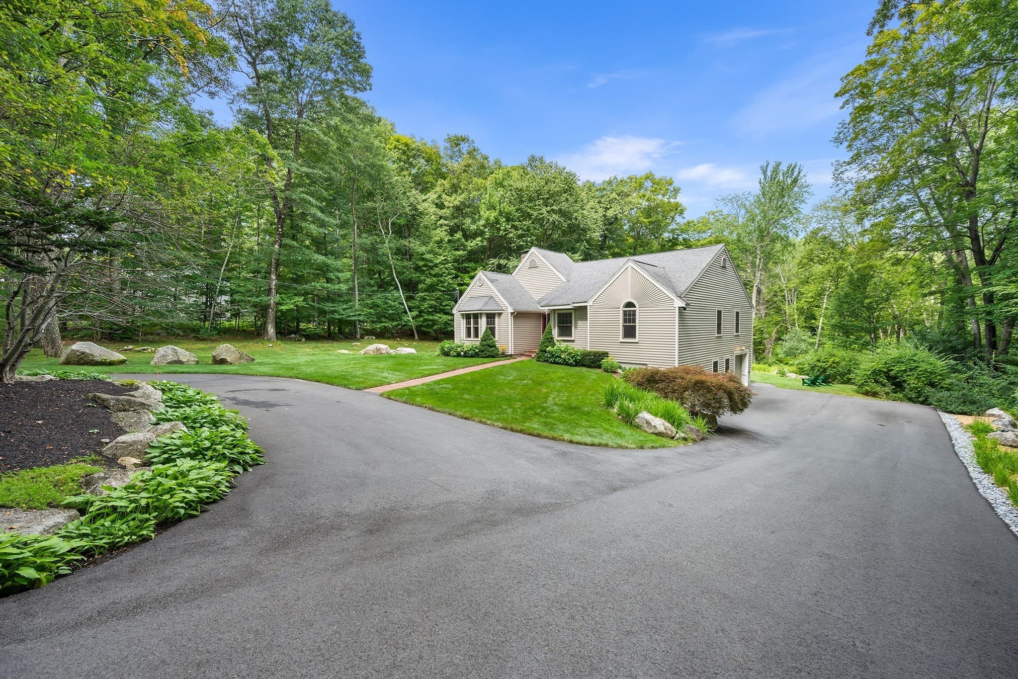 Single Family Residence at 144 Baldwin St, Leicester MA 01524, Leicester, photo 3 of 40