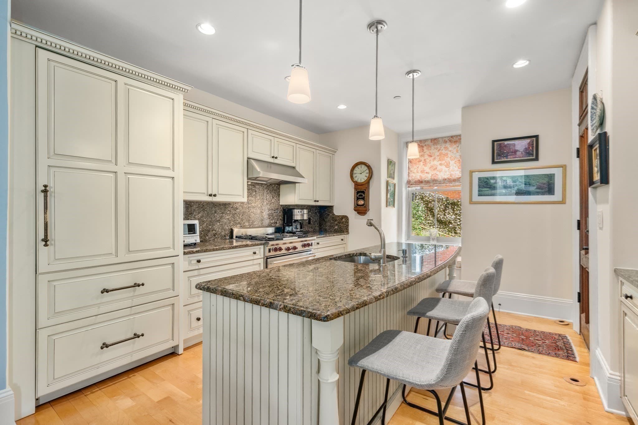 Condominium at 56 Thomas Park # 1, Boston MA 02127, Boston, photo 12 of 41