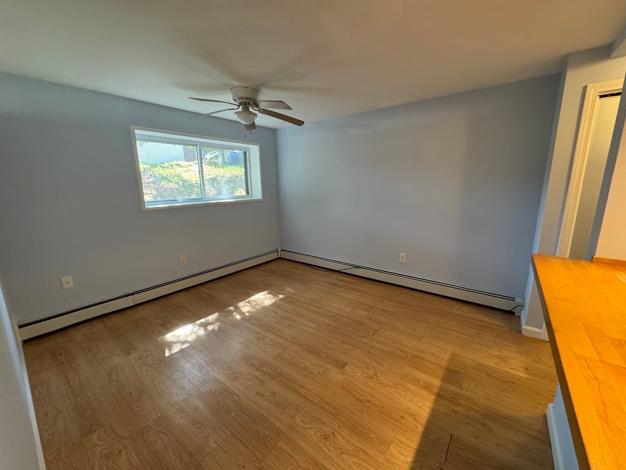Condominium at 27 Senee Ct # 27, Amesbury MA 01913, photo 6 of 9