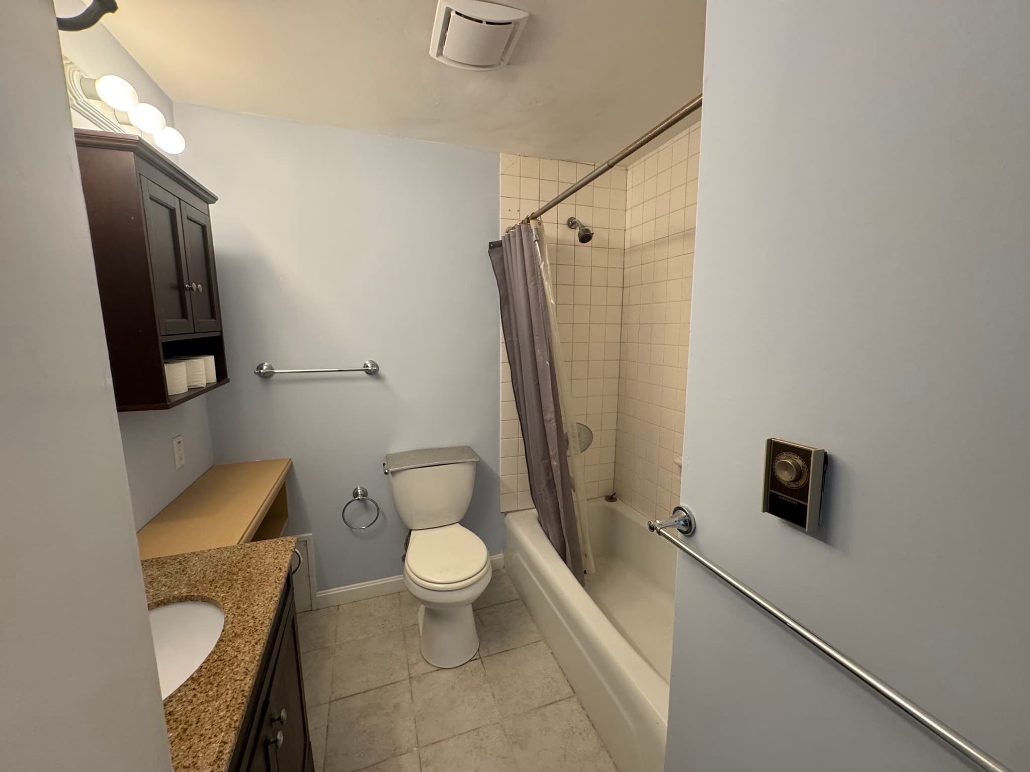 Condominium at 27 Senee Ct # 27, Amesbury MA 01913, photo 8 of 9