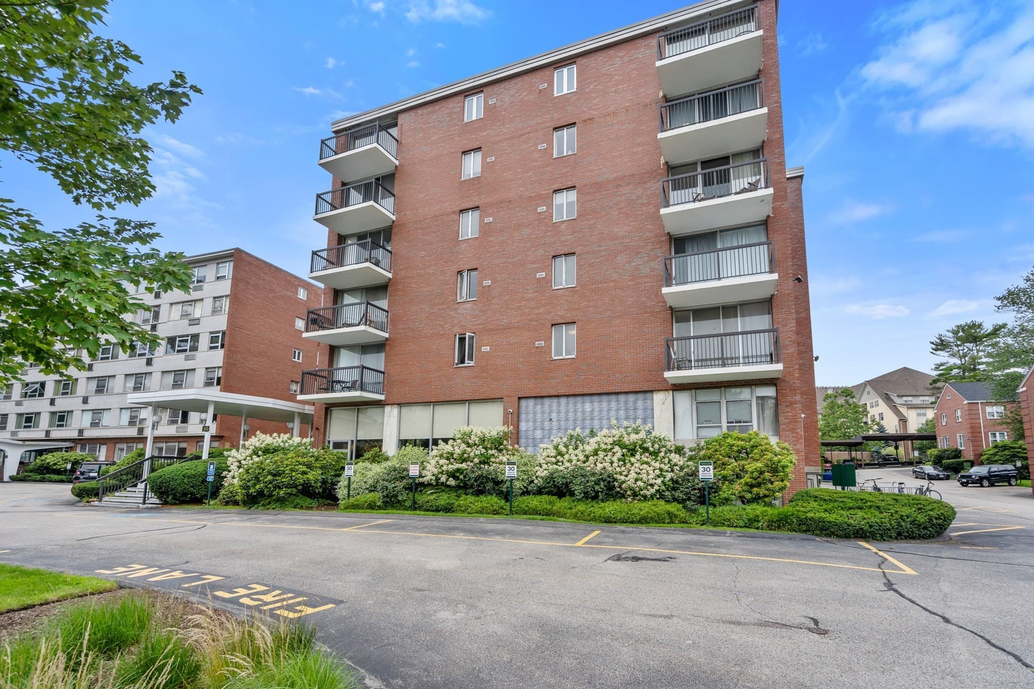 Condominium at 20 Hammond Pond Pkwy # 504, Newton MA 02467, Newton, photo 23 of 24