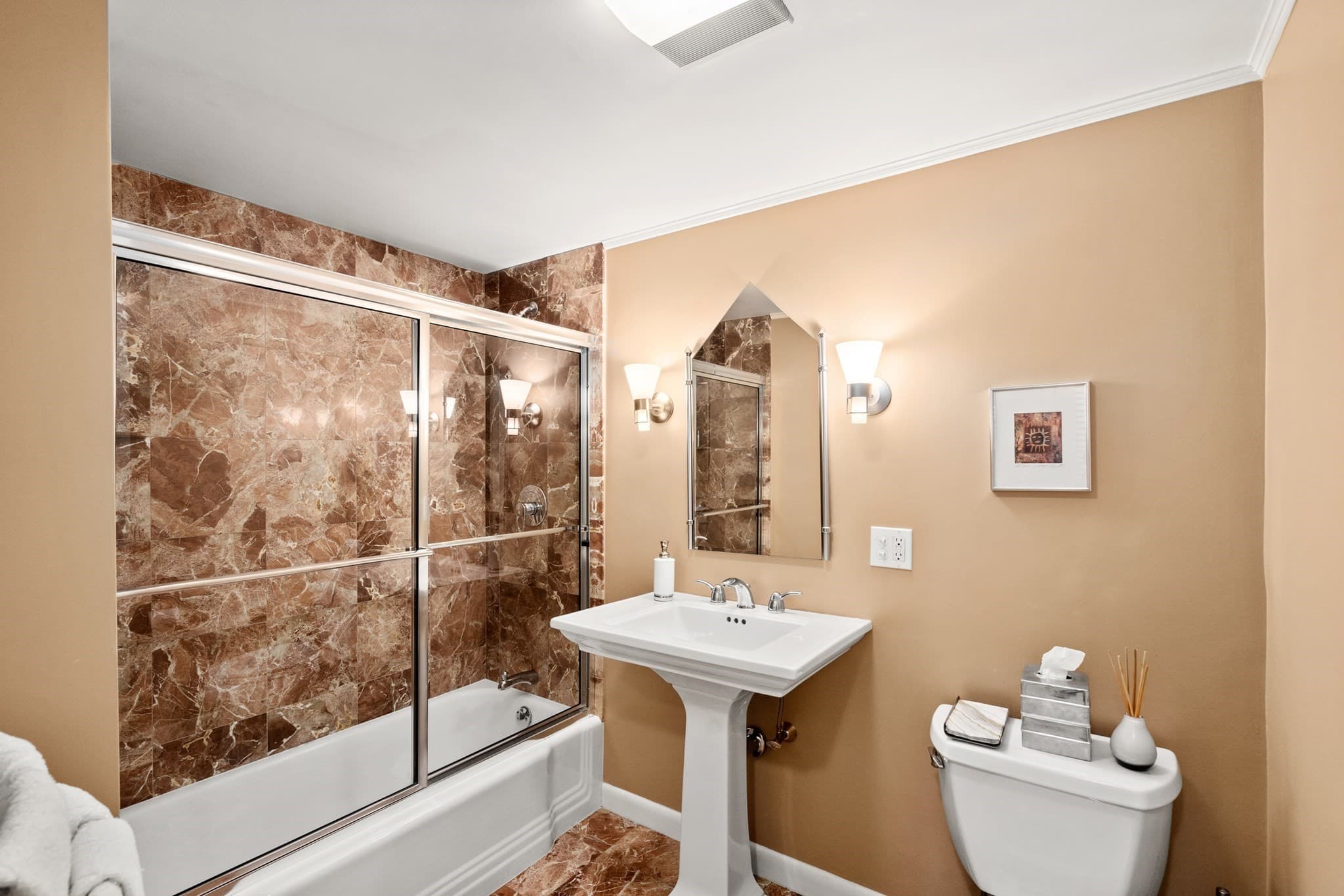 Condominium at 20 Hammond Pond Pkwy # 504, Newton MA 02467, Newton, photo 12 of 24