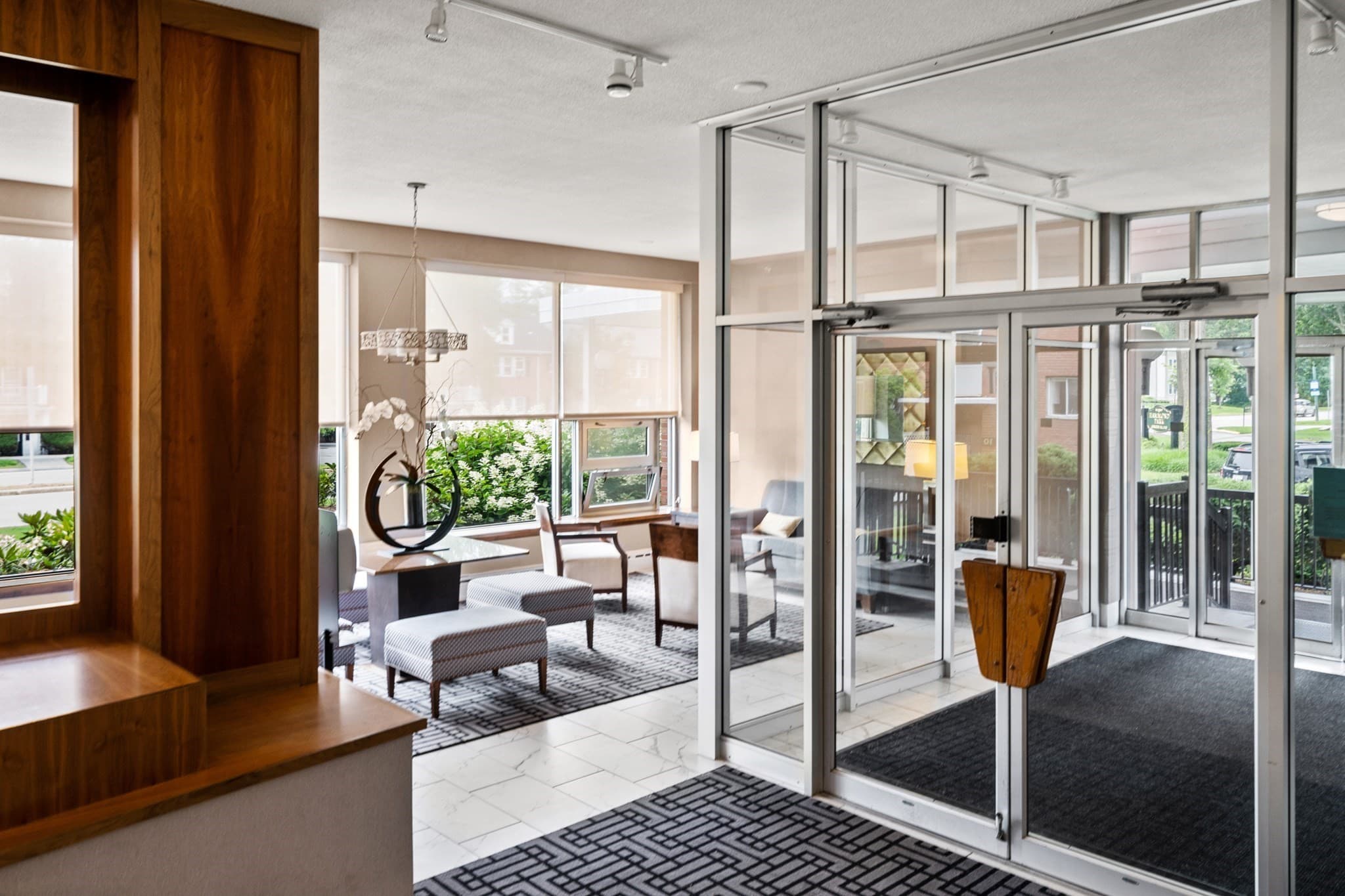 Condominium at 20 Hammond Pond Pkwy # 504, Newton MA 02467, Newton, photo 18 of 24