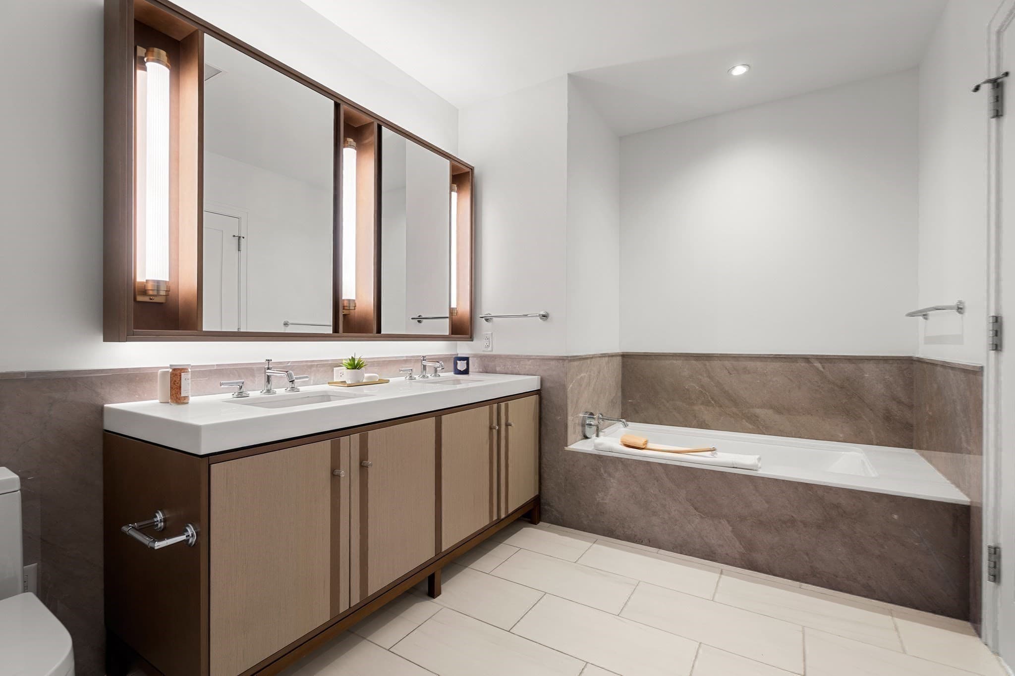 Condominium at 380 Harrison Ave # G, Boston MA 02118, photo 21 of 42