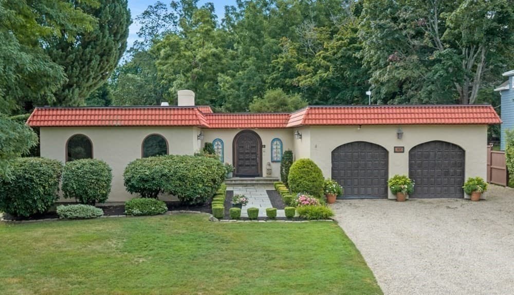 37 Phillips Beach Ave, Swampscott MA 01907
