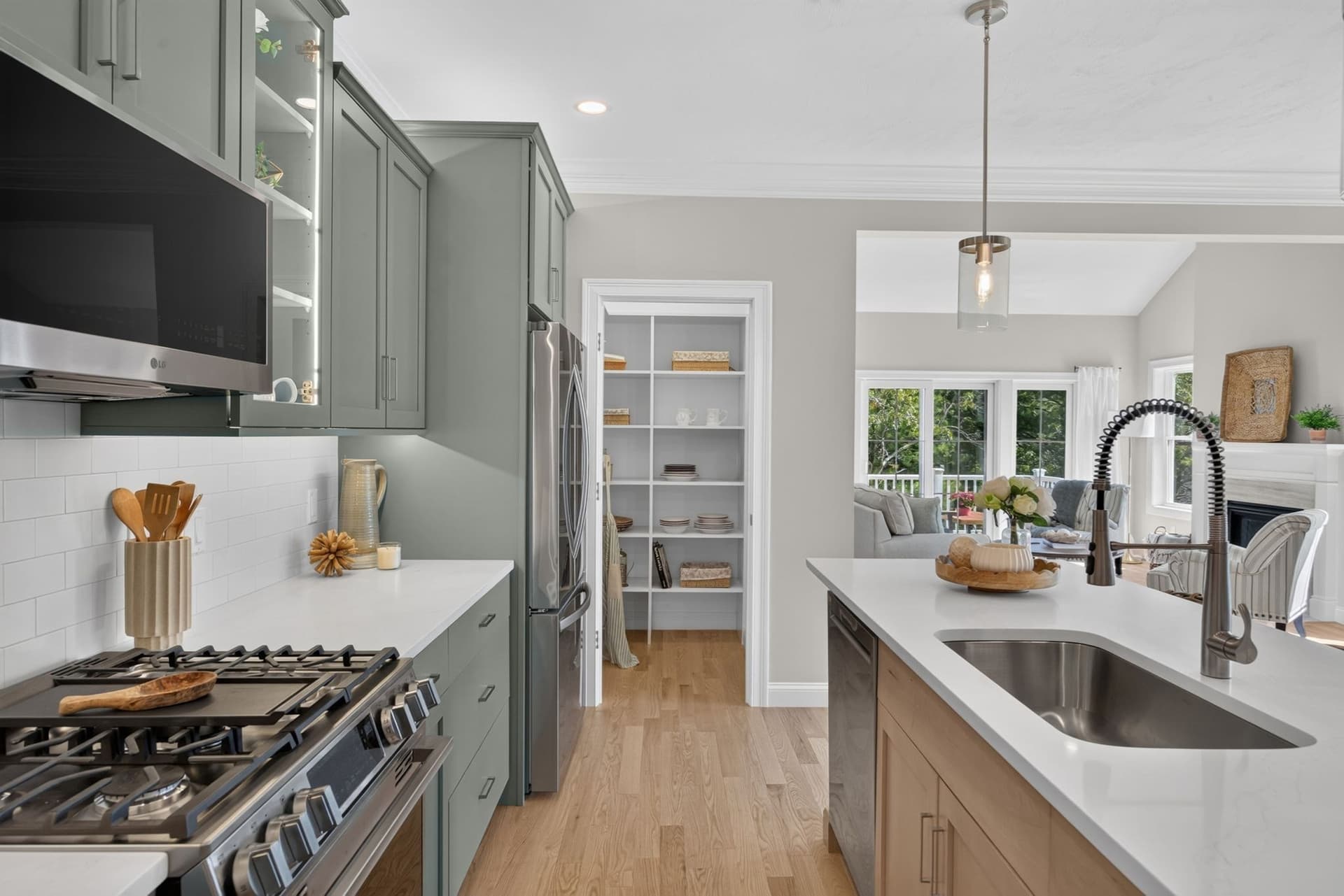 Single Family Residence at 33 Yellowcress, Plymouth MA 02360, photo 4 of 33