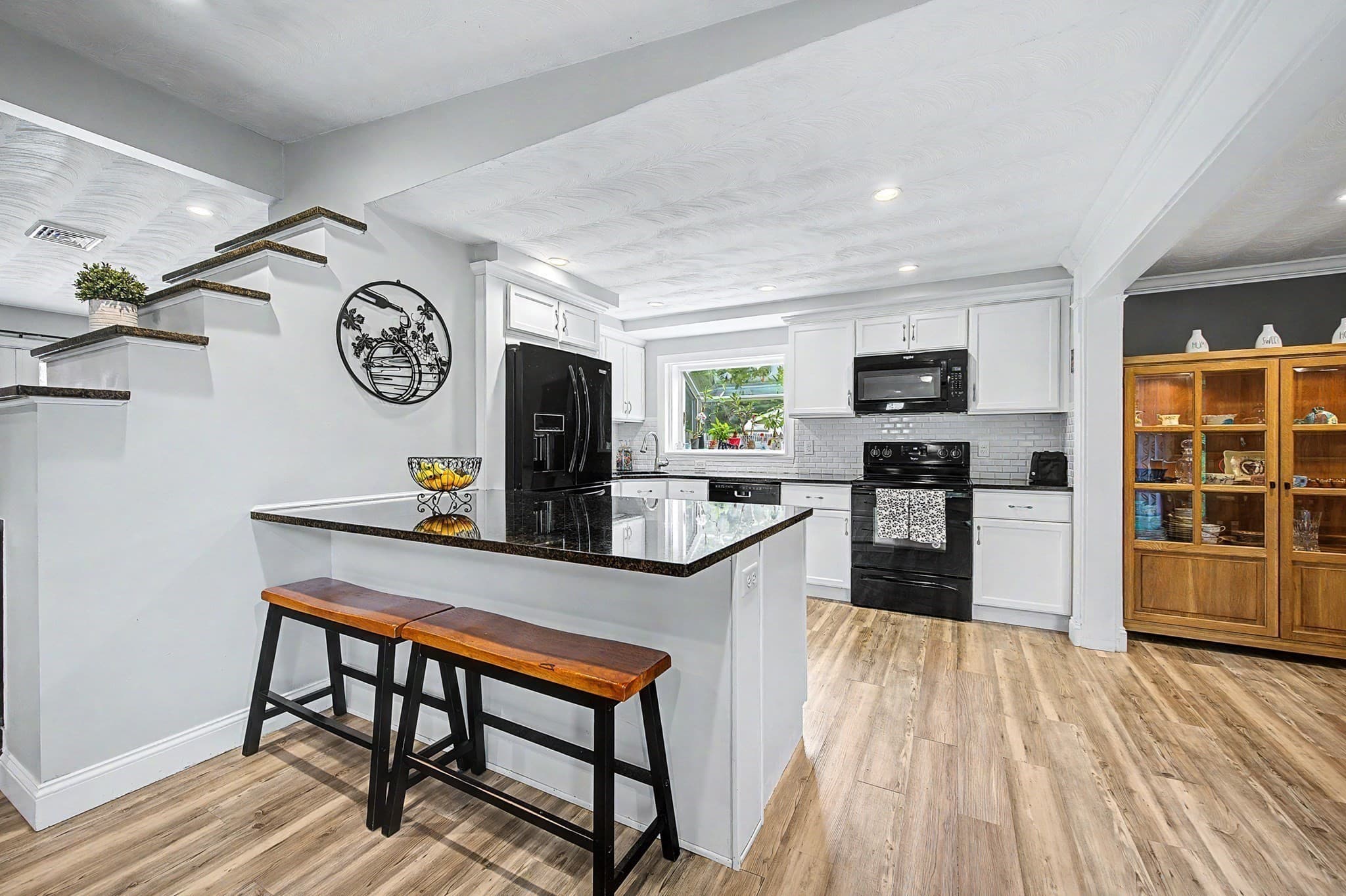 Single Family Residence at 9 Joseph Rd, Framingham MA 01701, Framingham, photo 8 of 28