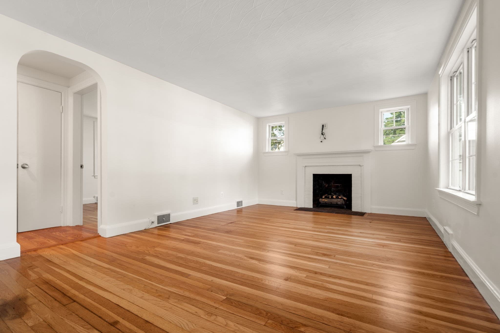 Single Family Residence at 26 Elliott St, Reading MA 01867, Reading, photo 6 of 22