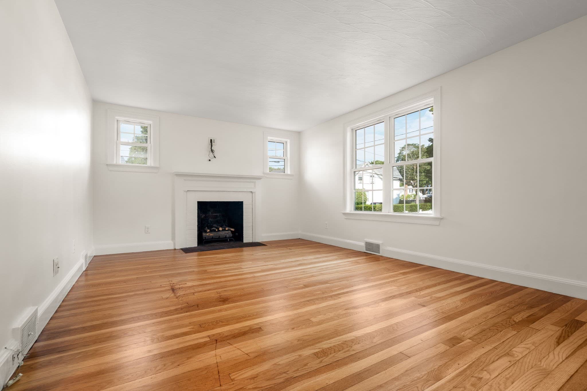 Single Family Residence at 26 Elliott St, Reading MA 01867, Reading, photo 7 of 22